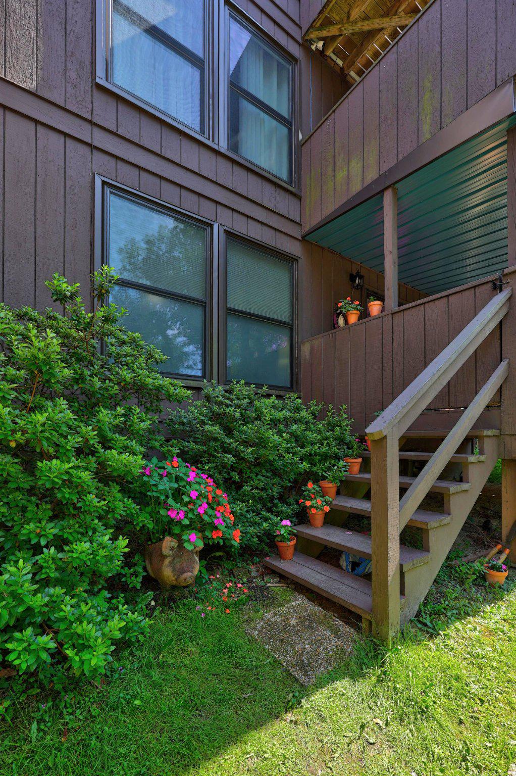 THE HILL CONDOS - Residential