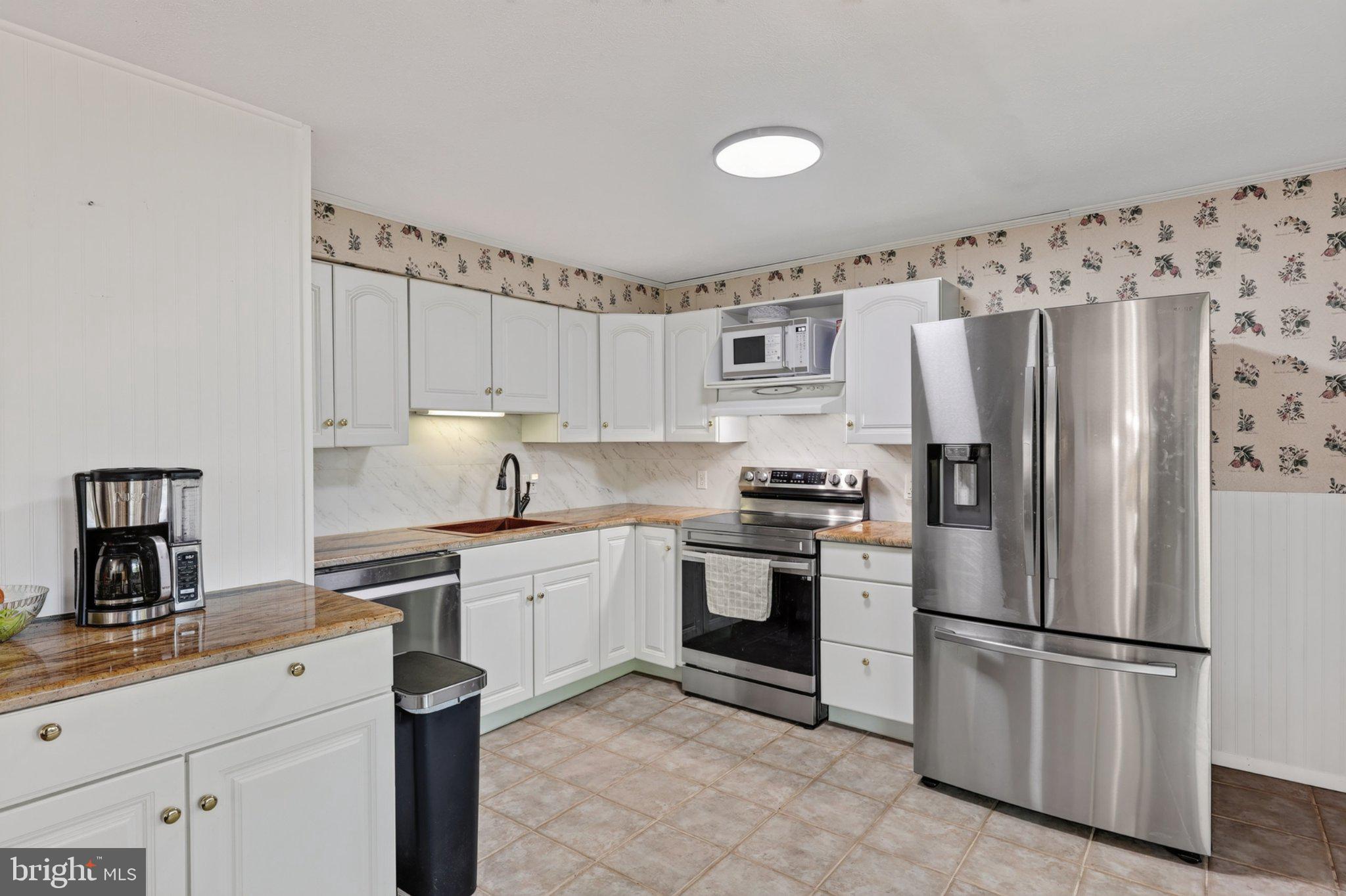 THE HILL CONDOS - Residential