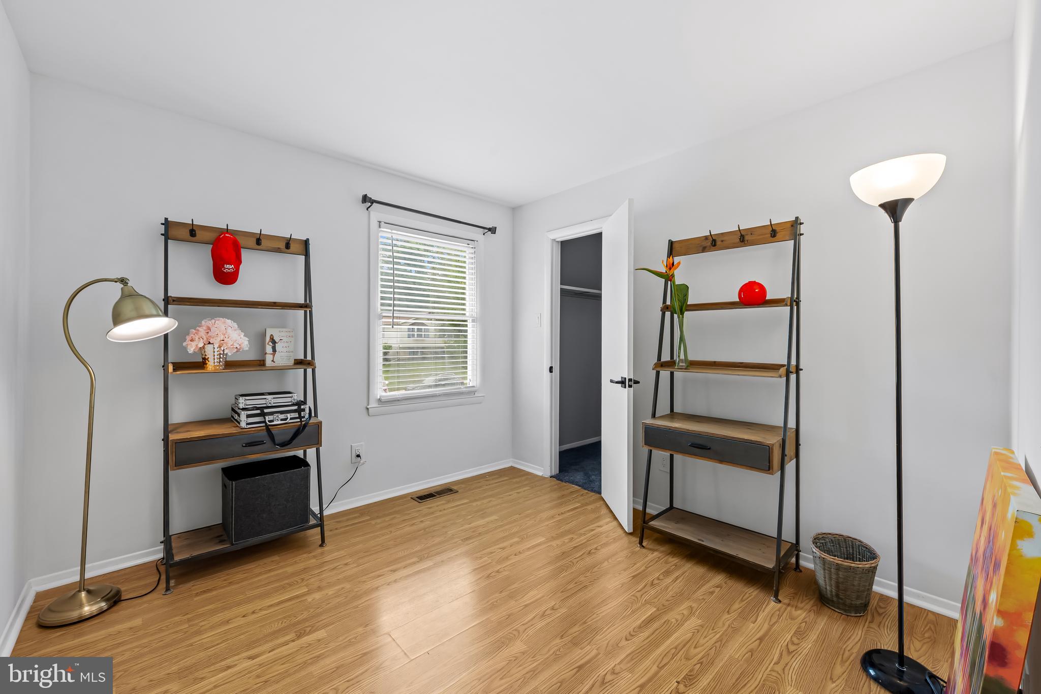 WOODBRIDGE VALLEY - Residential
