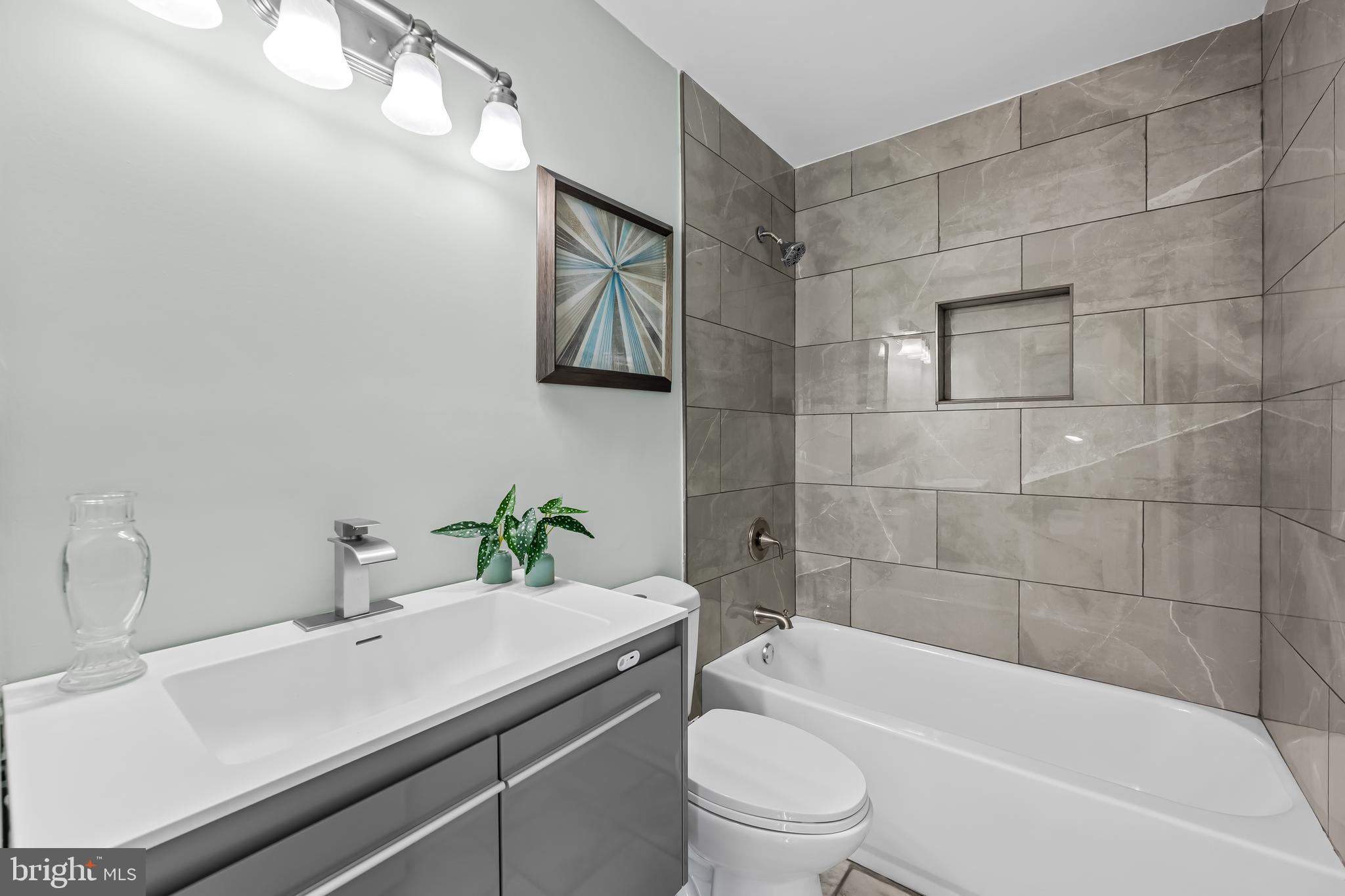 WOODBRIDGE VALLEY - Residential