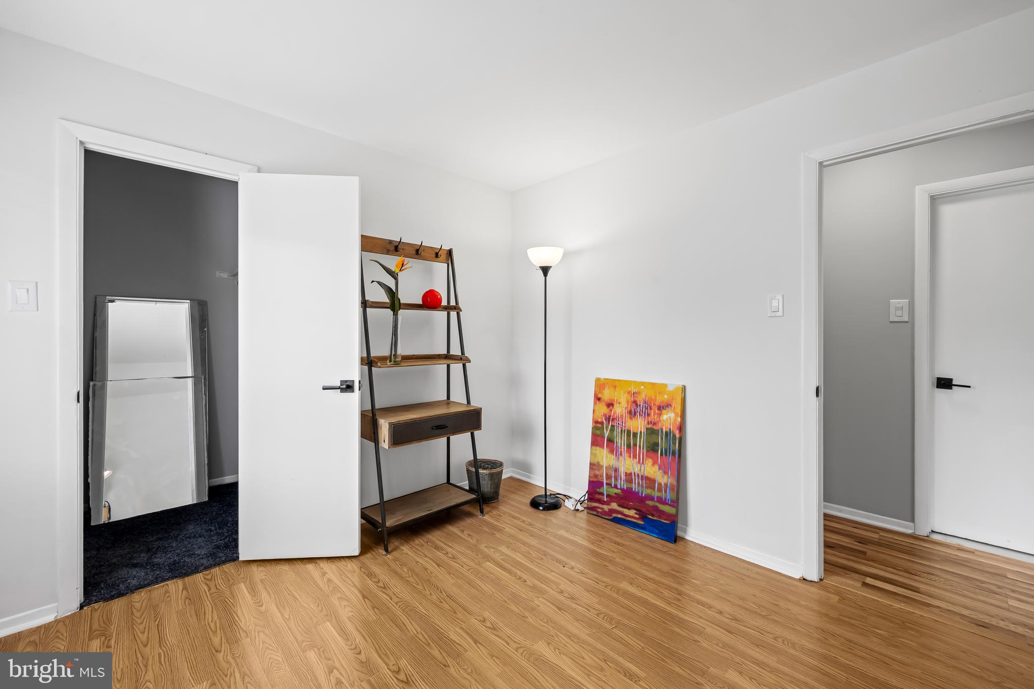 WOODBRIDGE VALLEY - Residential