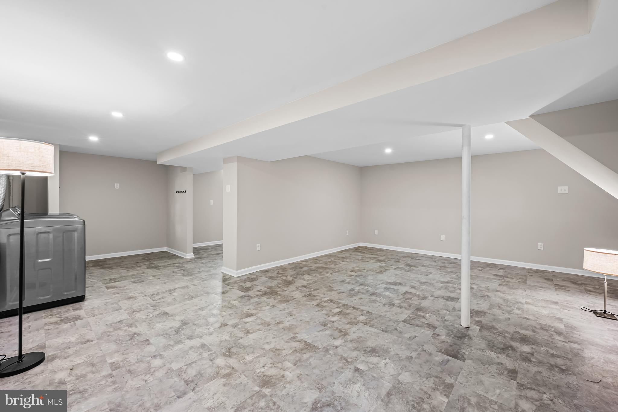 WOODBRIDGE VALLEY - Residential