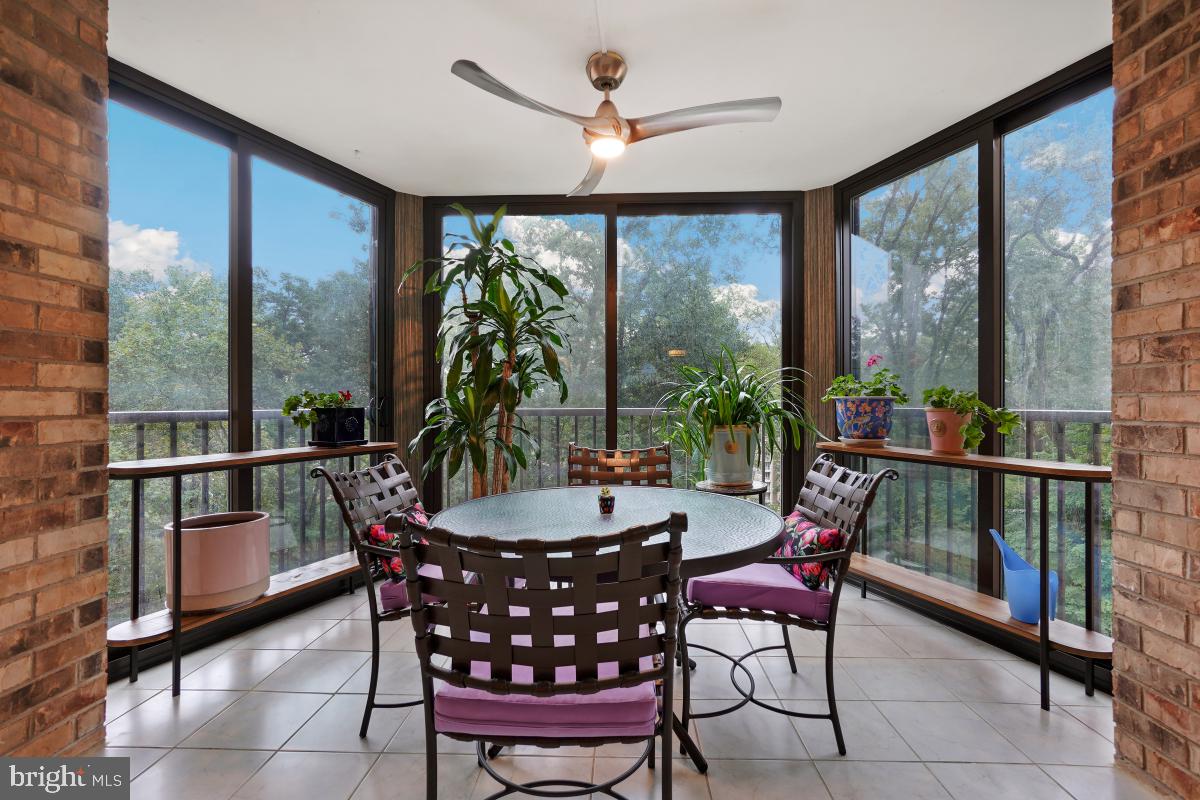 MONTEBELLO - Residential