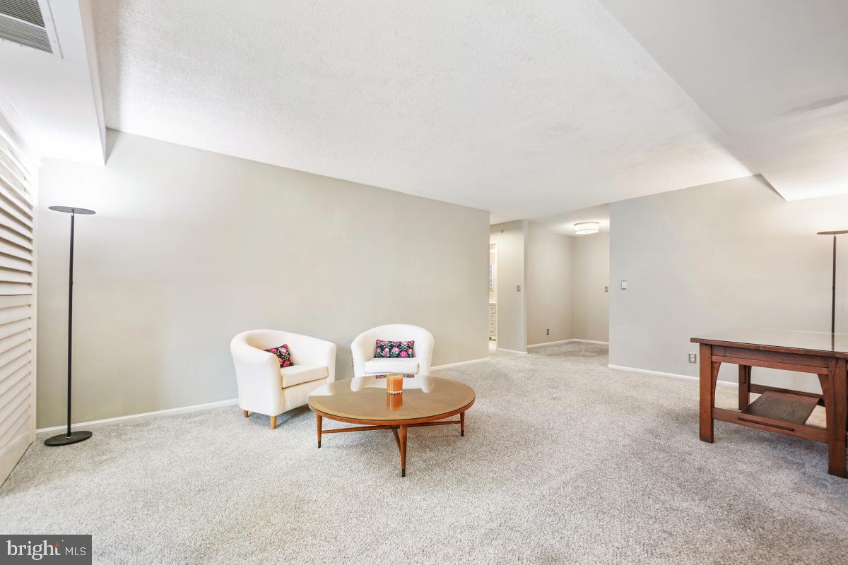 MONTEBELLO - Residential