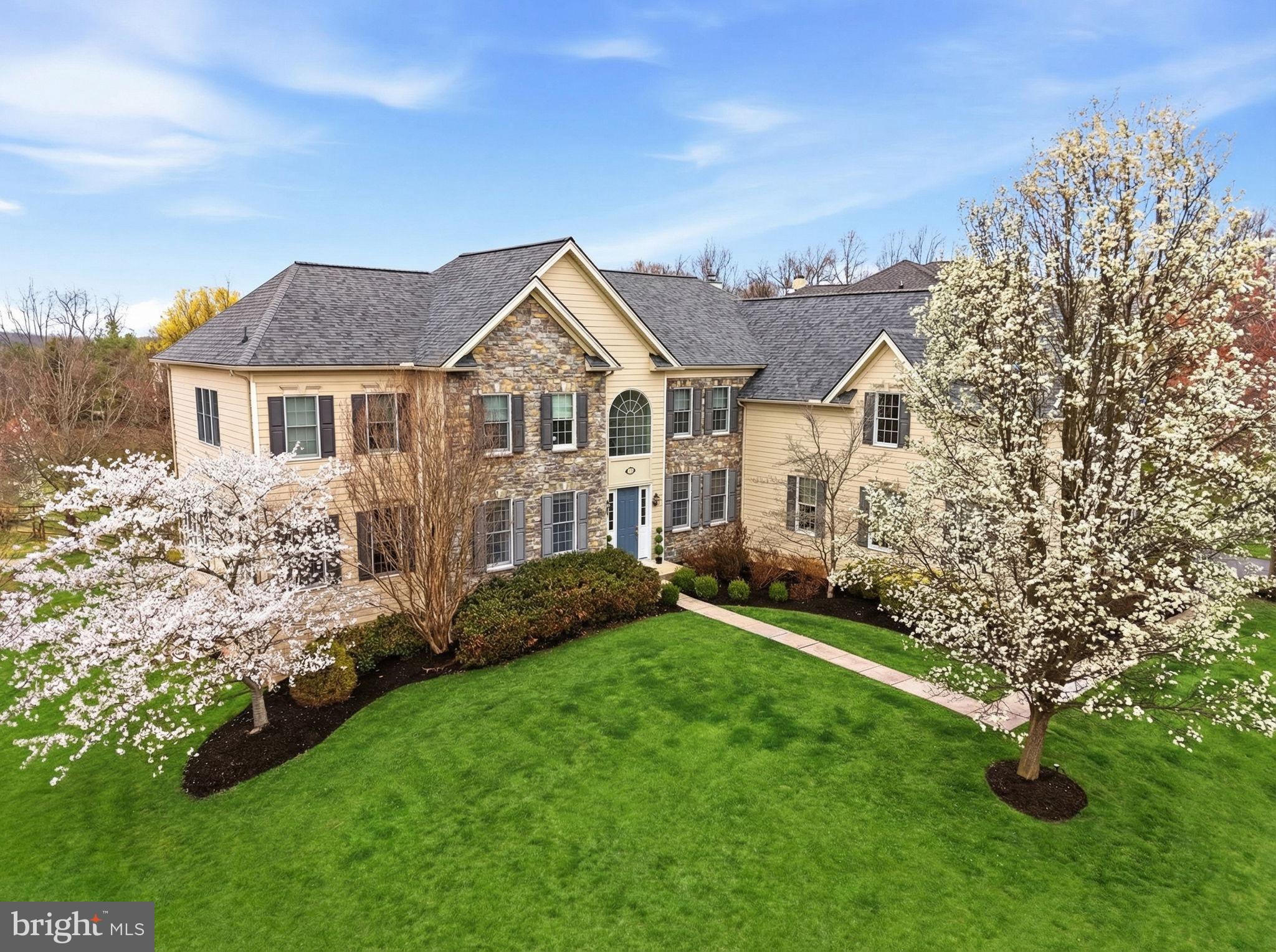 RIVERCREST - Residential