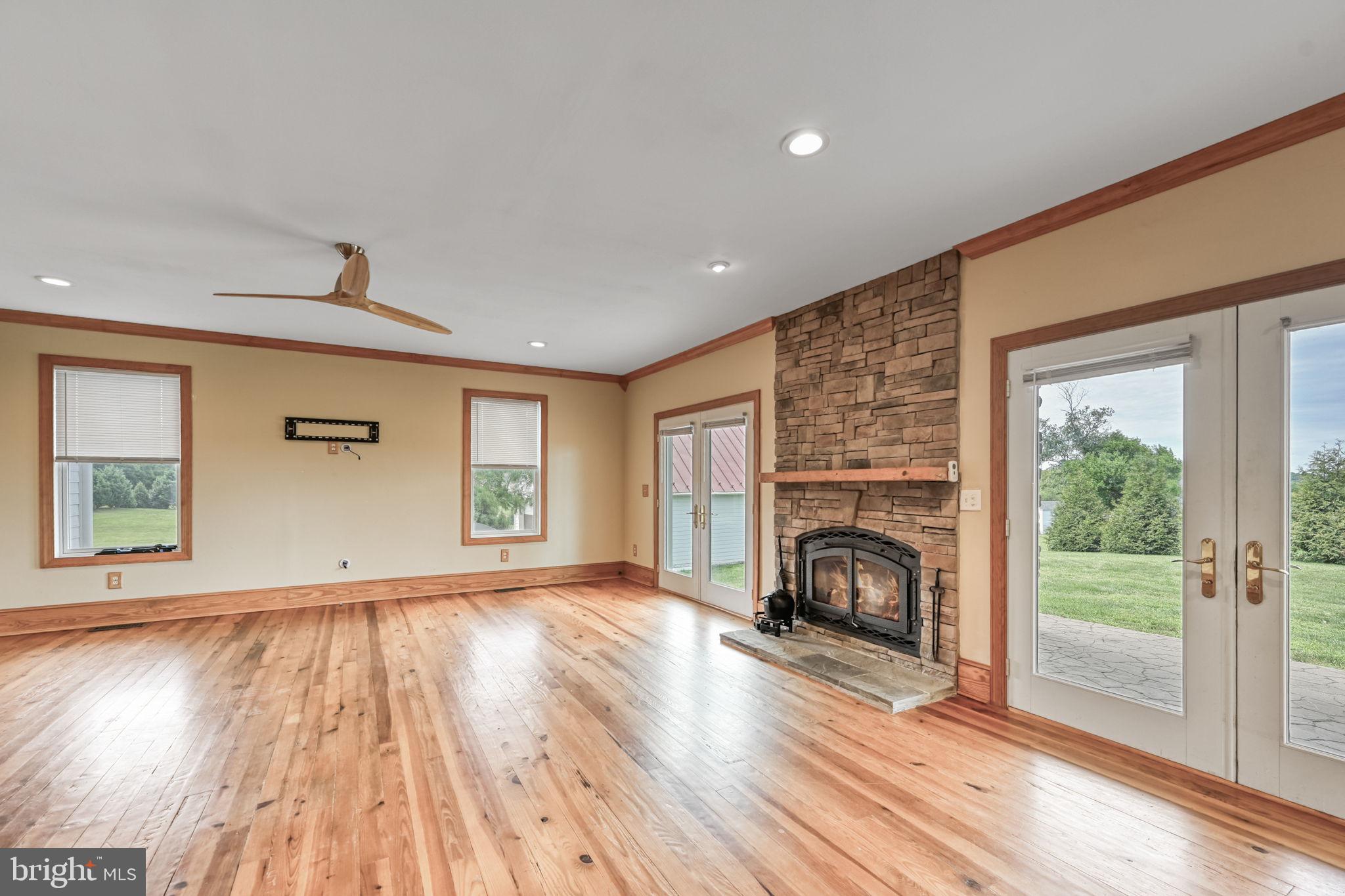 LONG VIEW SHORES - Residential