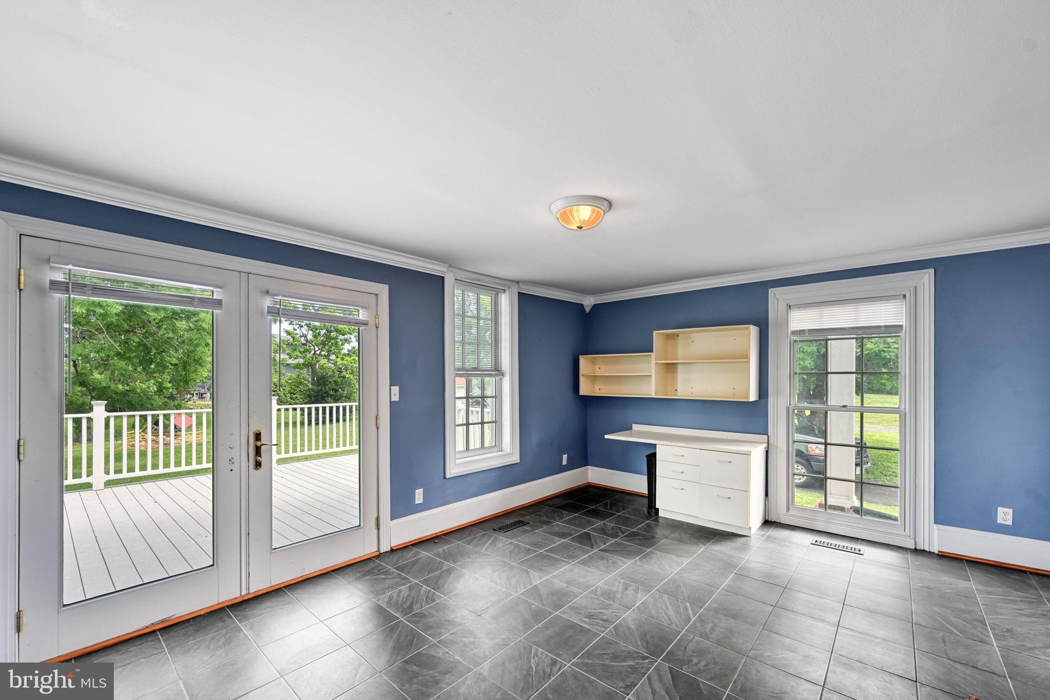 LONG VIEW SHORES - Residential