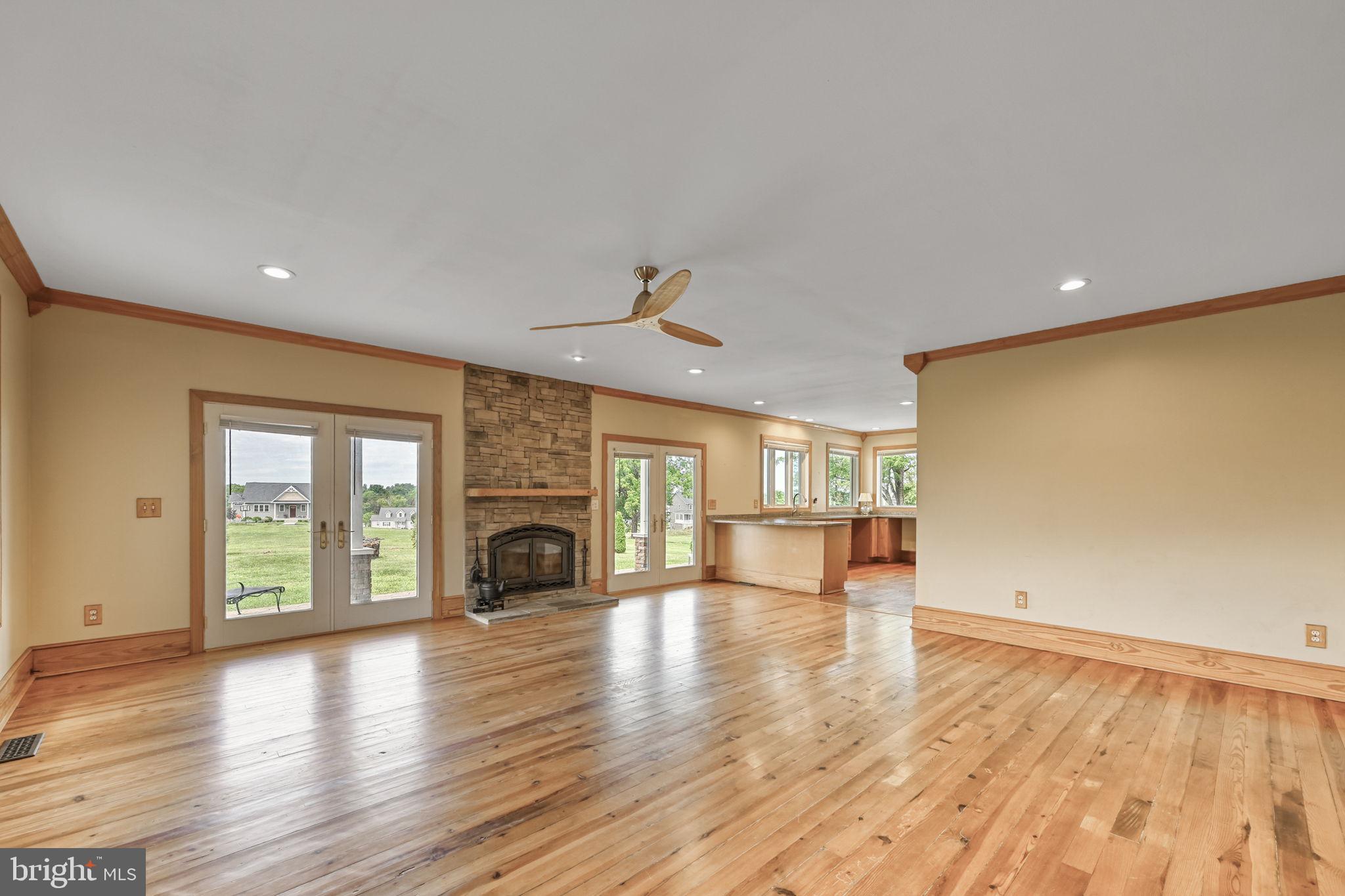 LONG VIEW SHORES - Residential