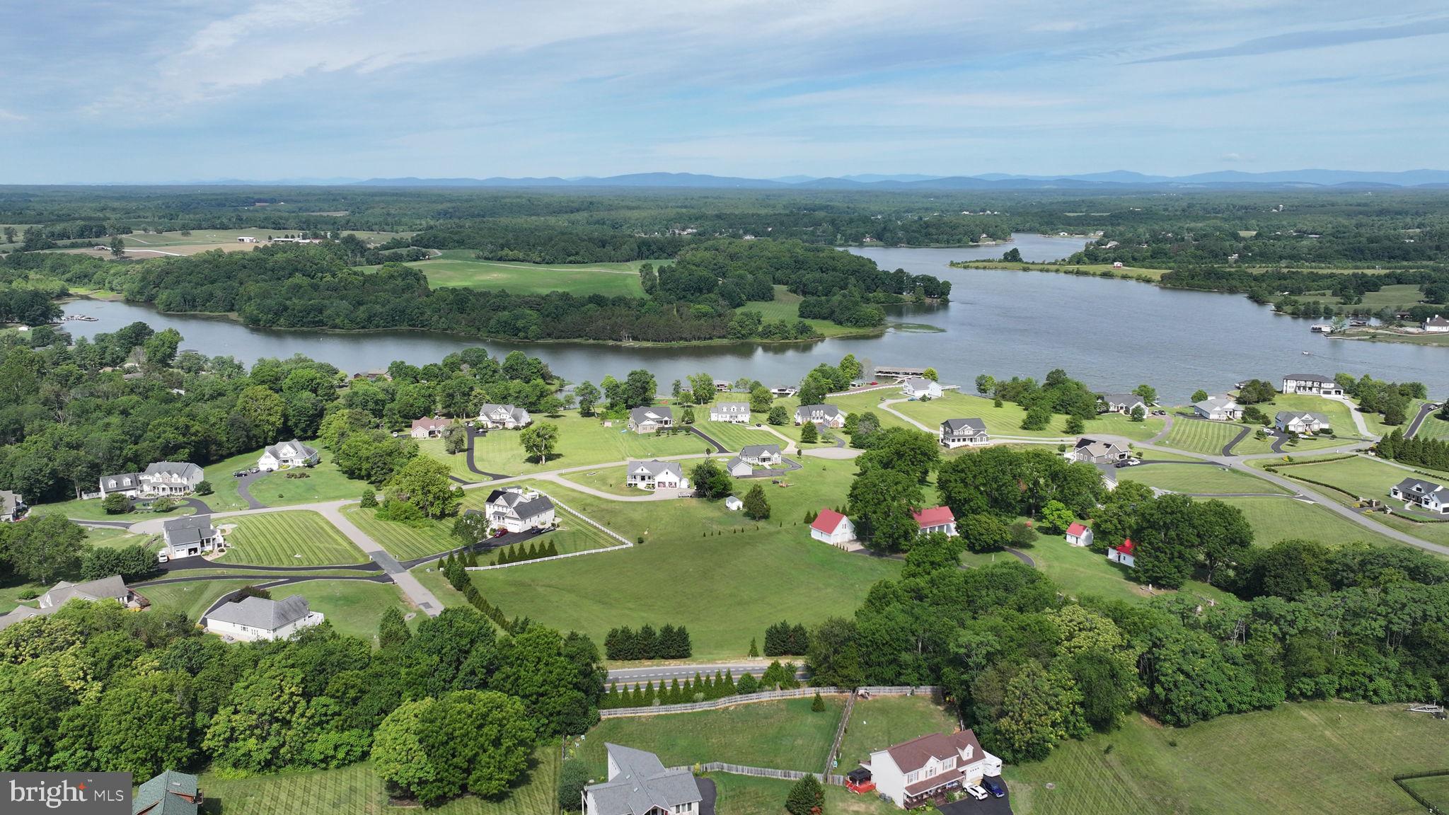 LONG VIEW SHORES - Residential