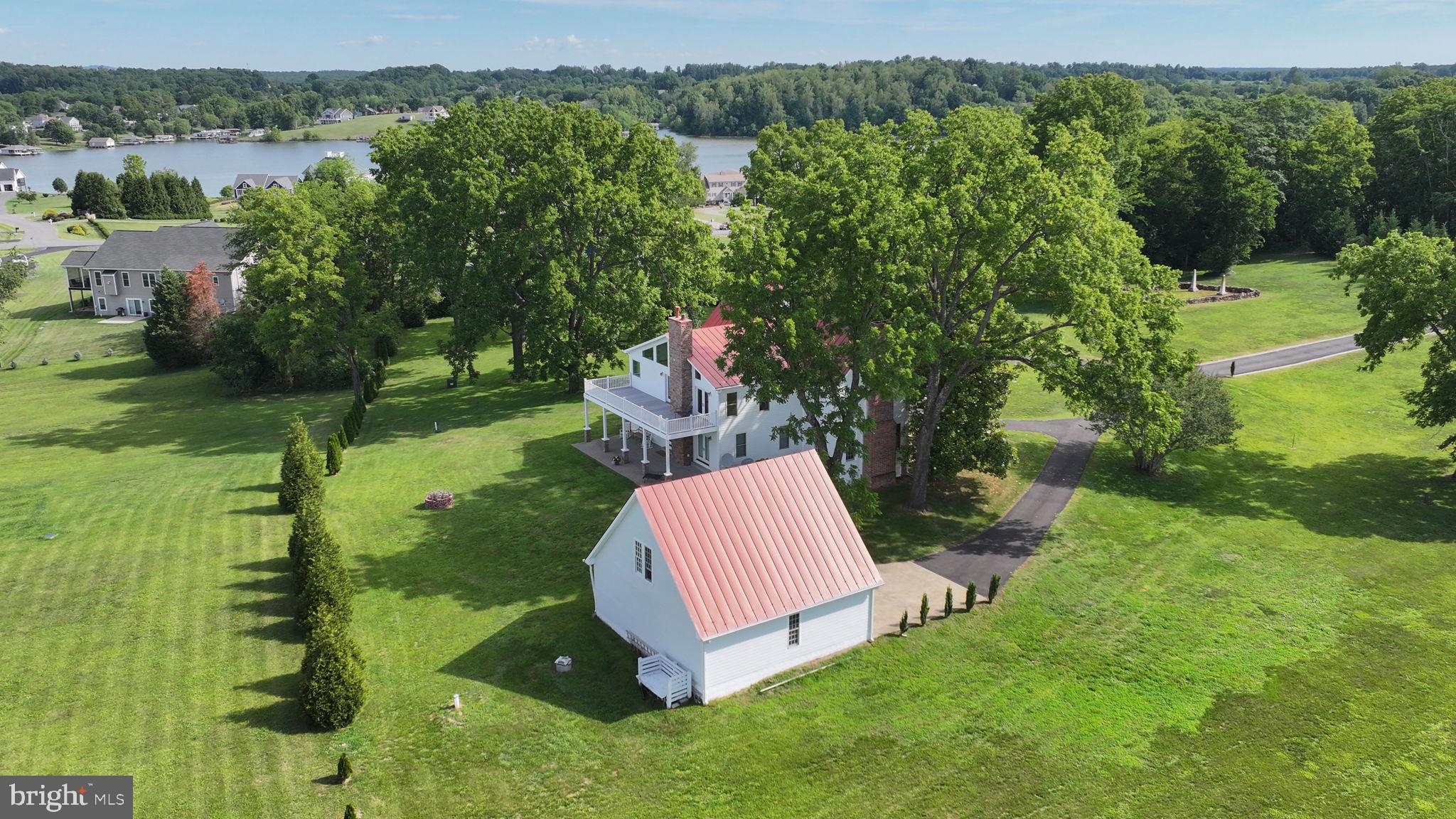 LONG VIEW SHORES - Residential