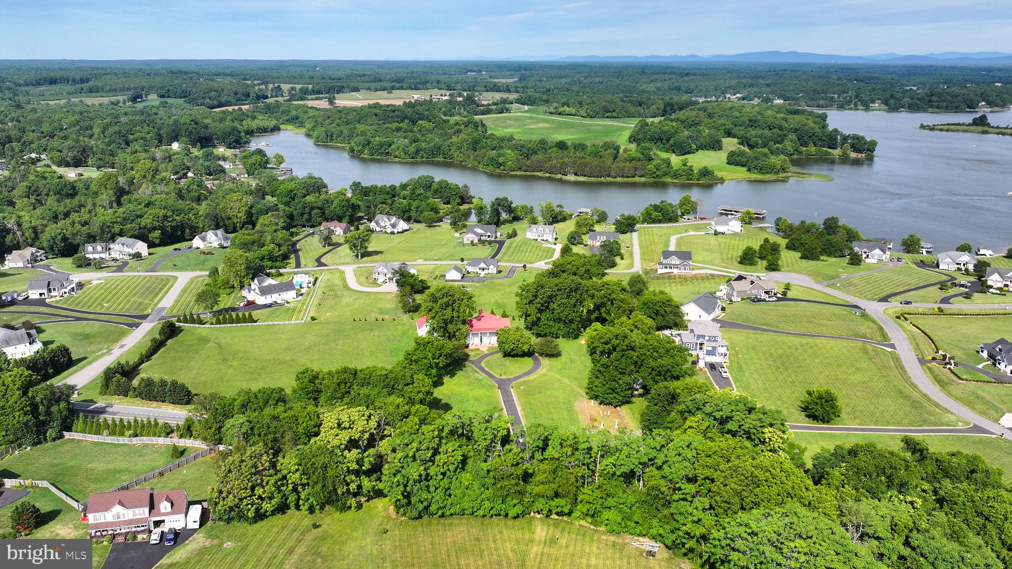 LONG VIEW SHORES - Residential