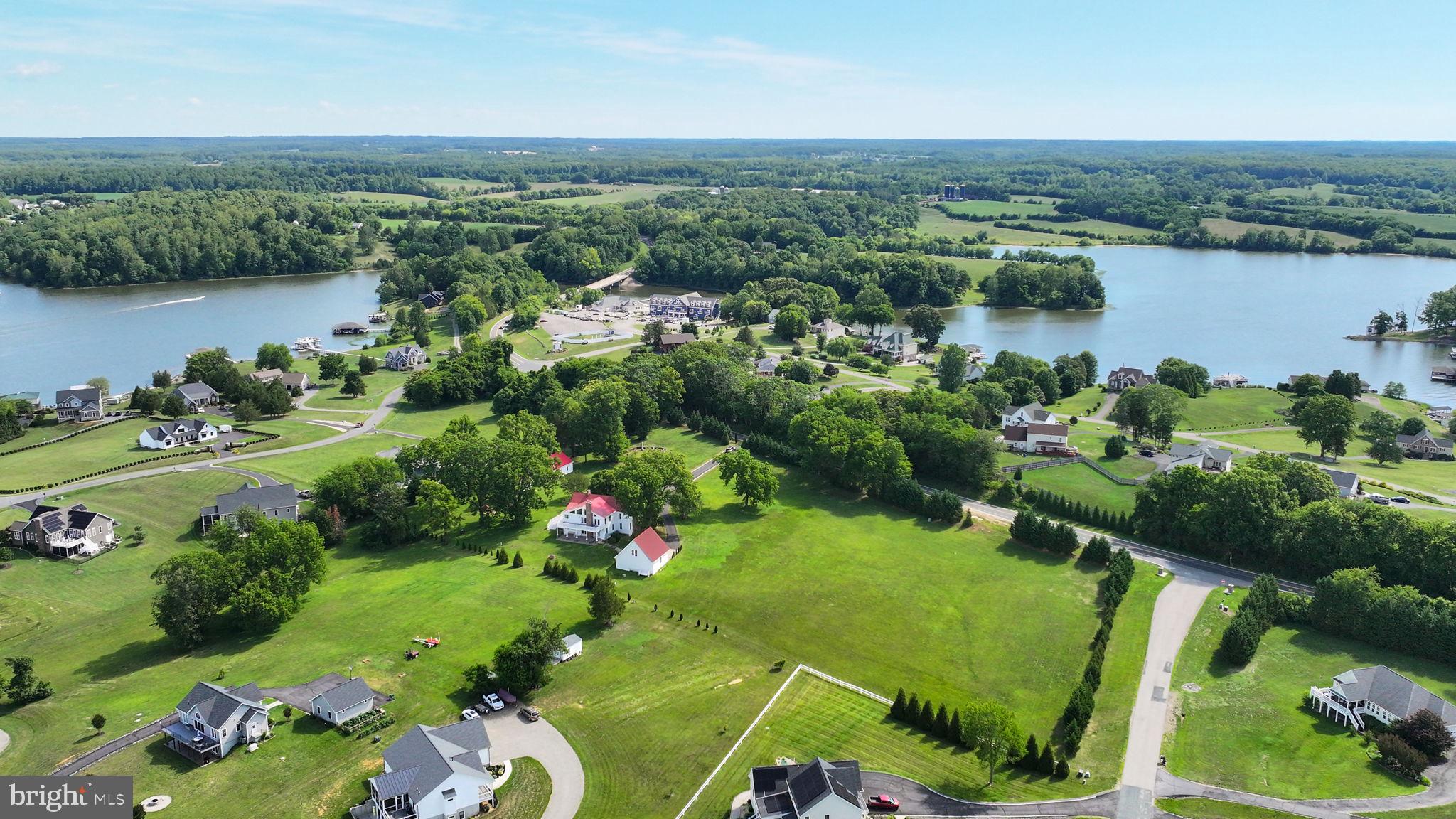 LONG VIEW SHORES - Residential