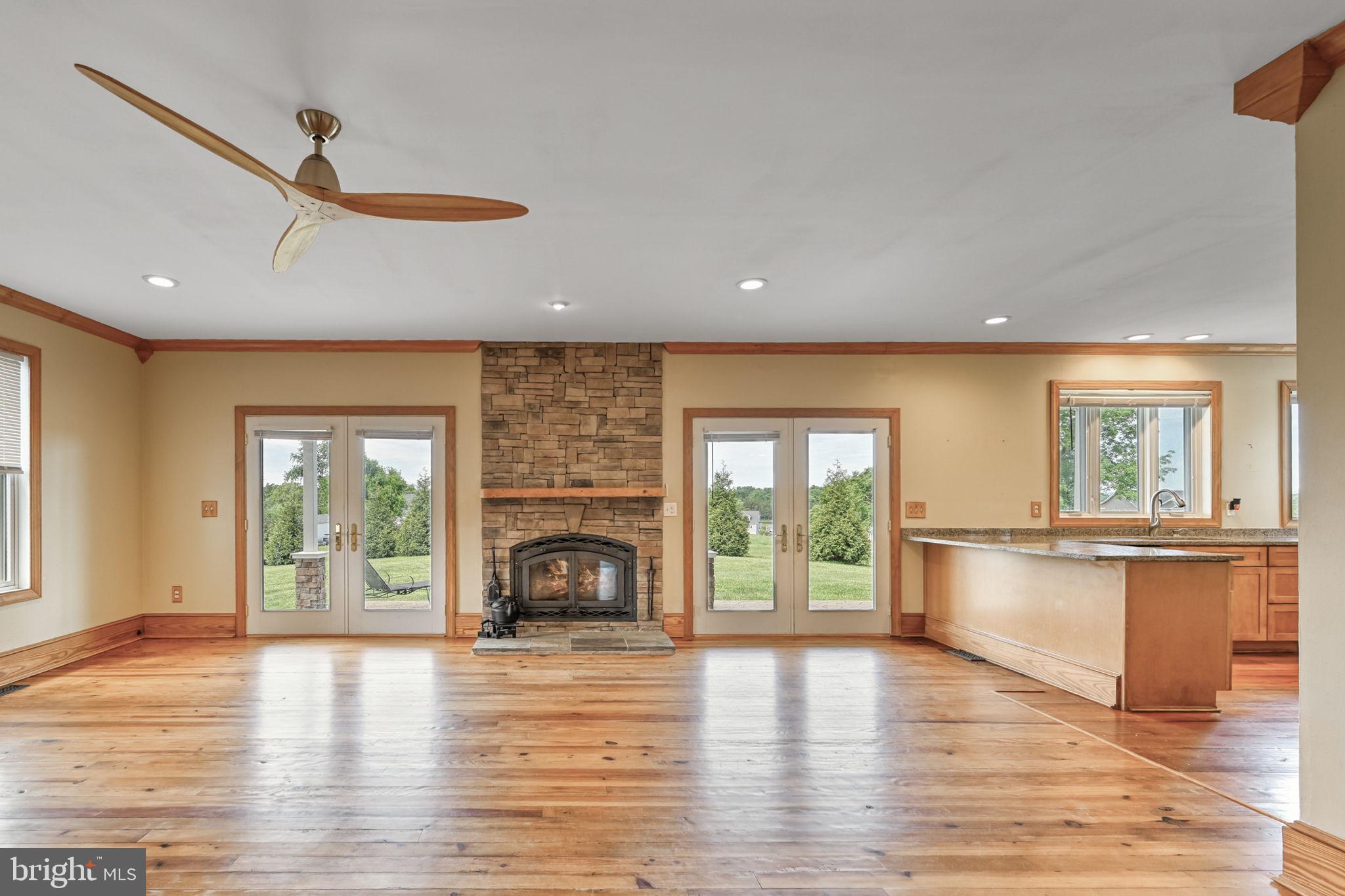 LONG VIEW SHORES - Residential