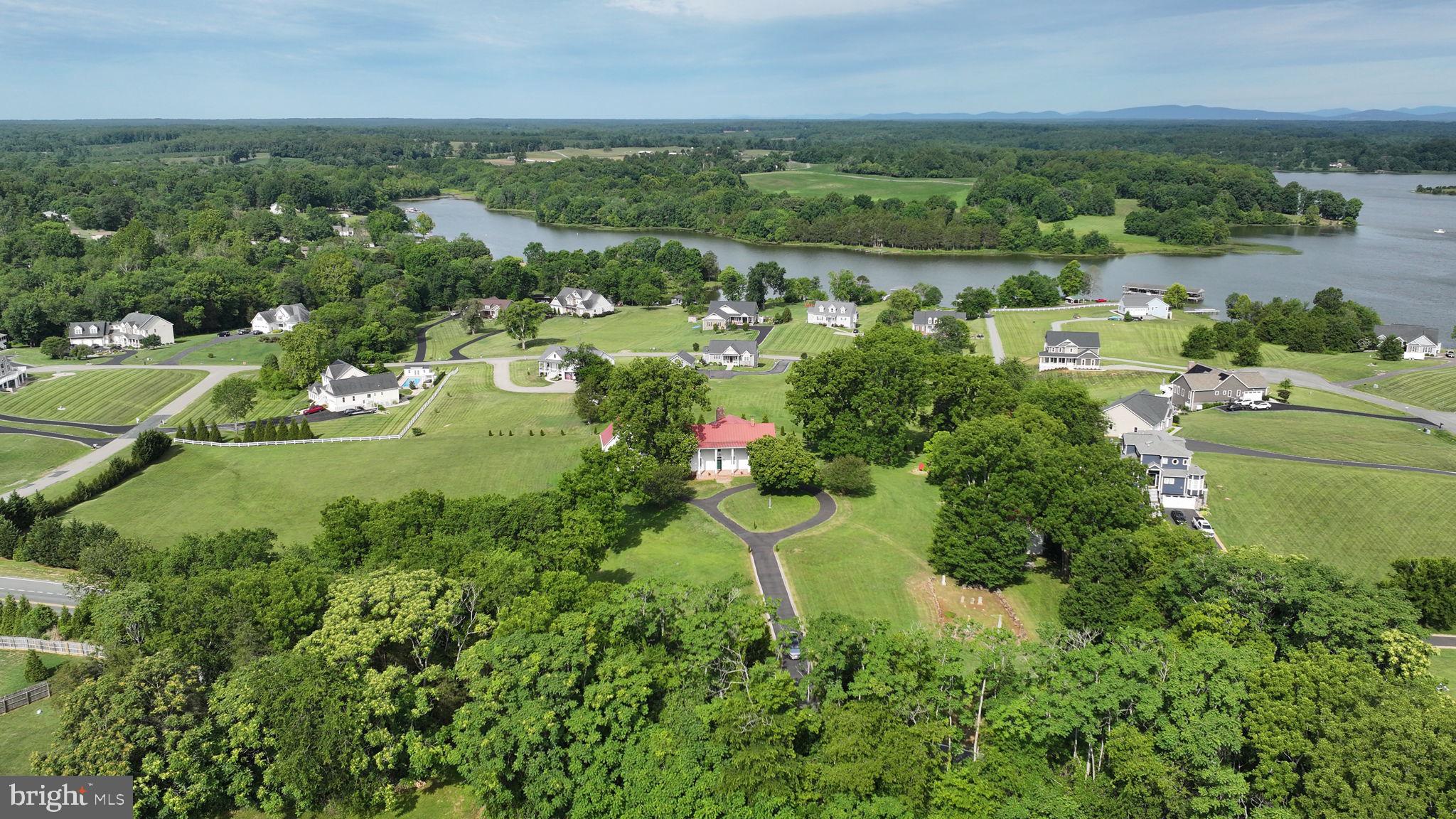 LONG VIEW SHORES - Residential