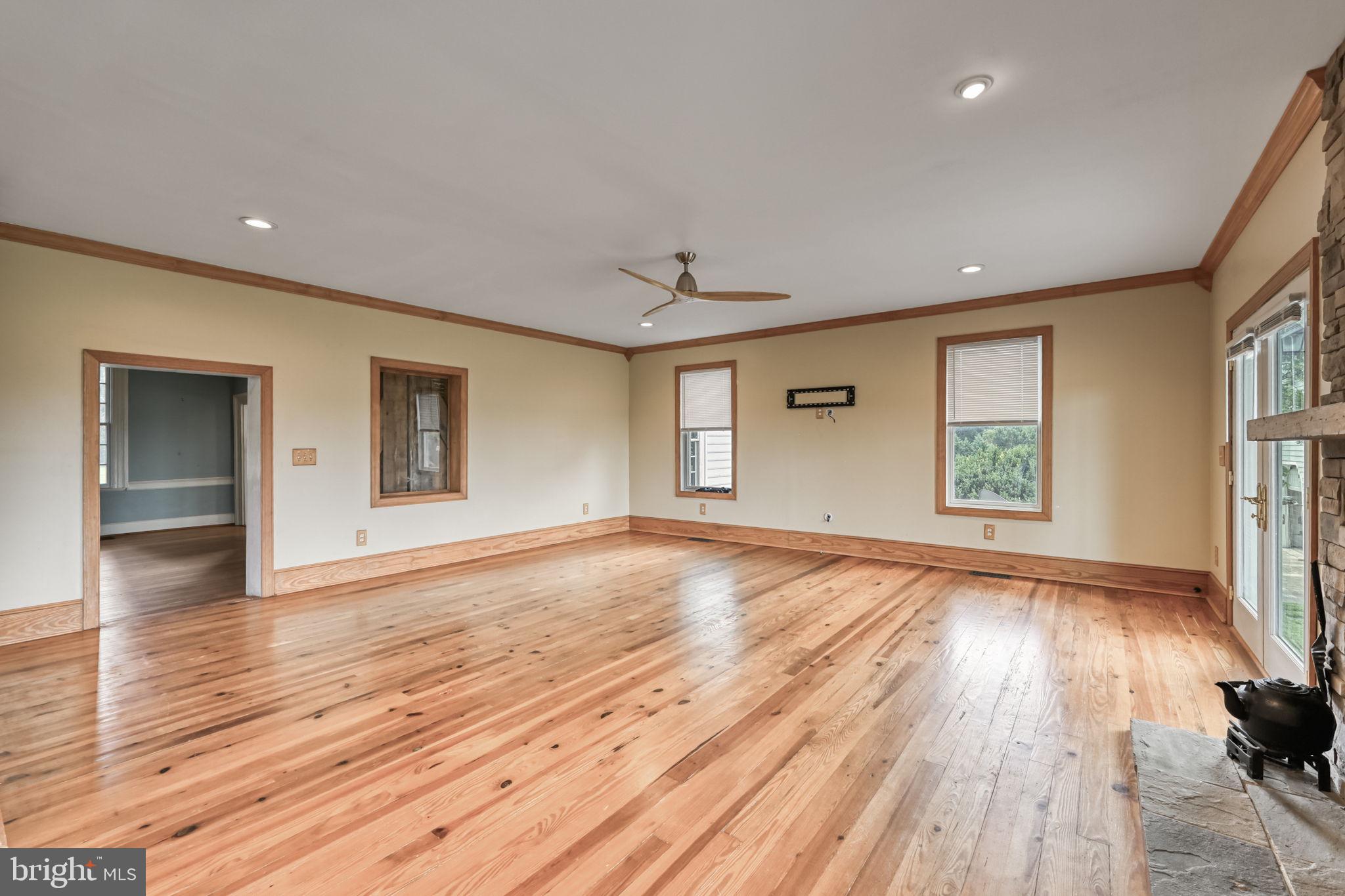 LONG VIEW SHORES - Residential