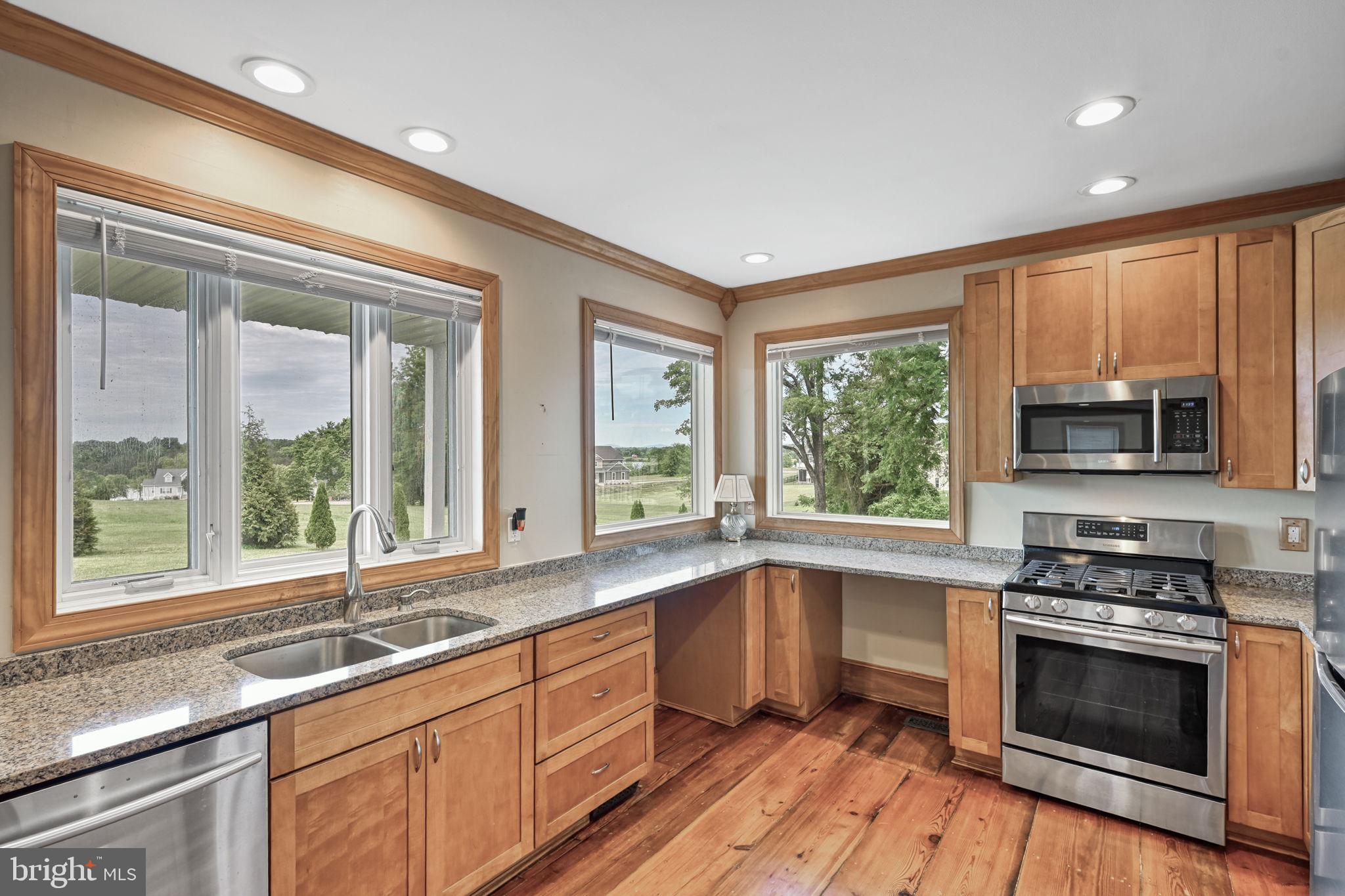 LONG VIEW SHORES - Residential