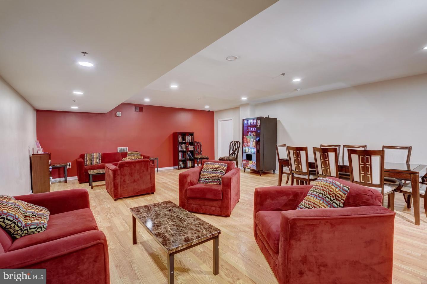 AVENUE OF THE ARTS - Residential