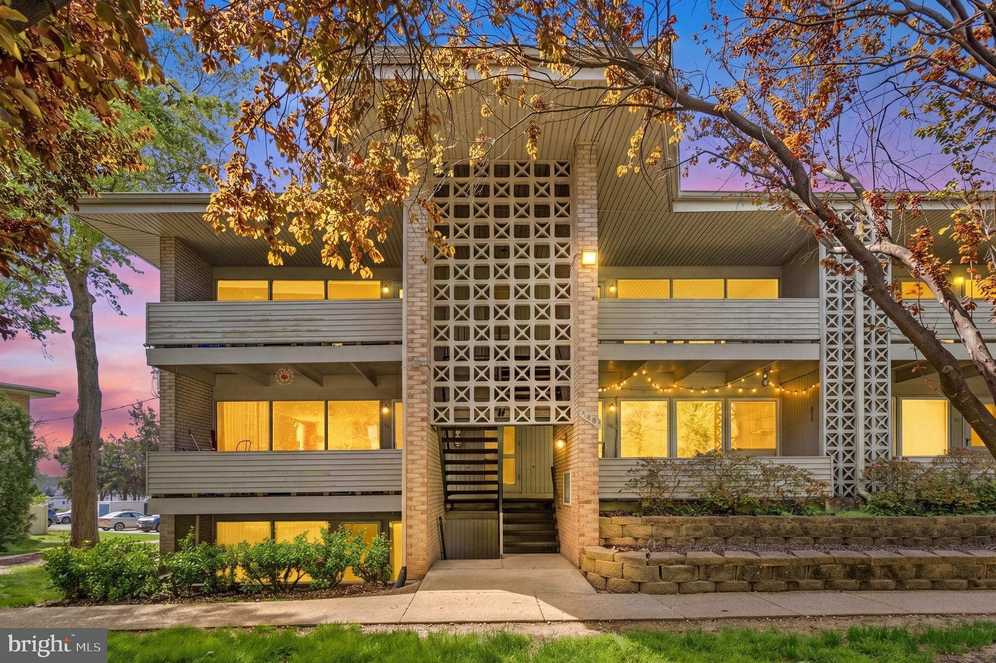FALLS PLAZA - Residential