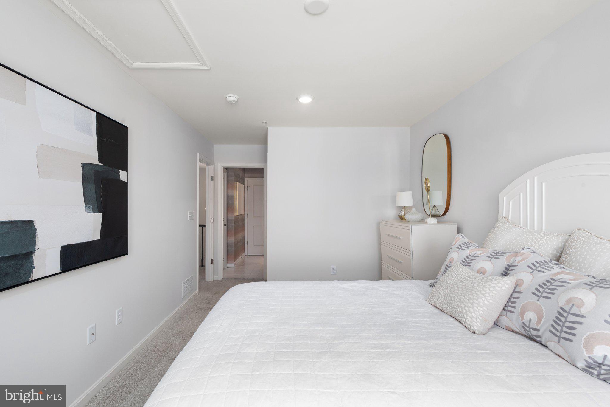 CAPTAIN'S COVE - Residential