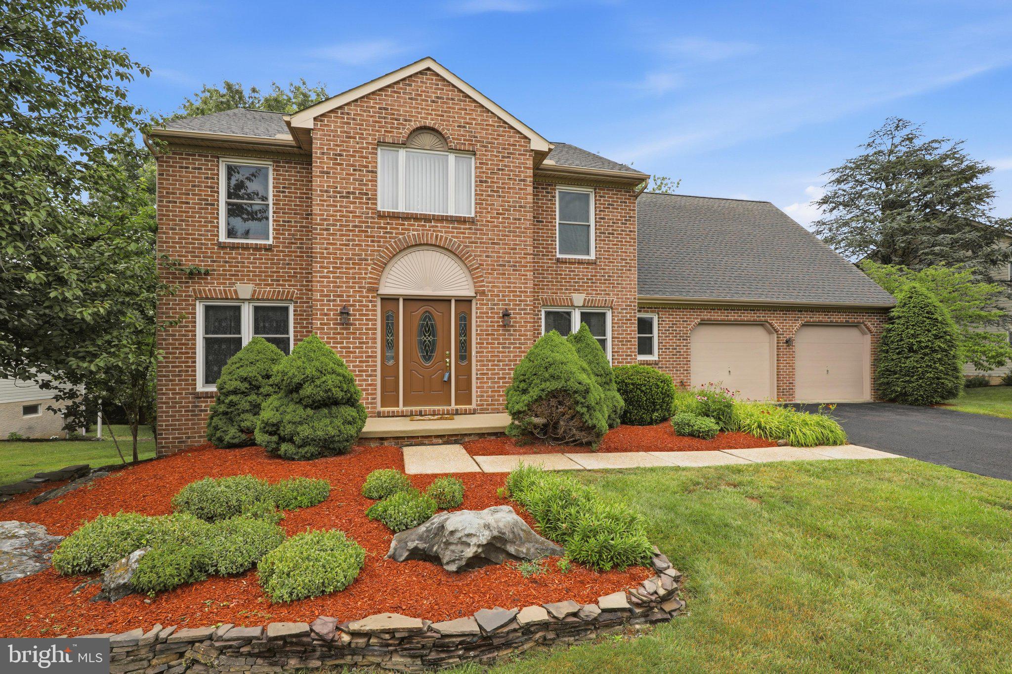 WOODS EDGE - Residential