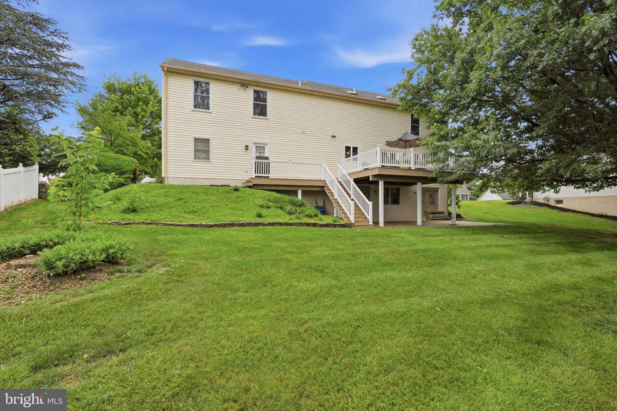 WOODS EDGE - Residential