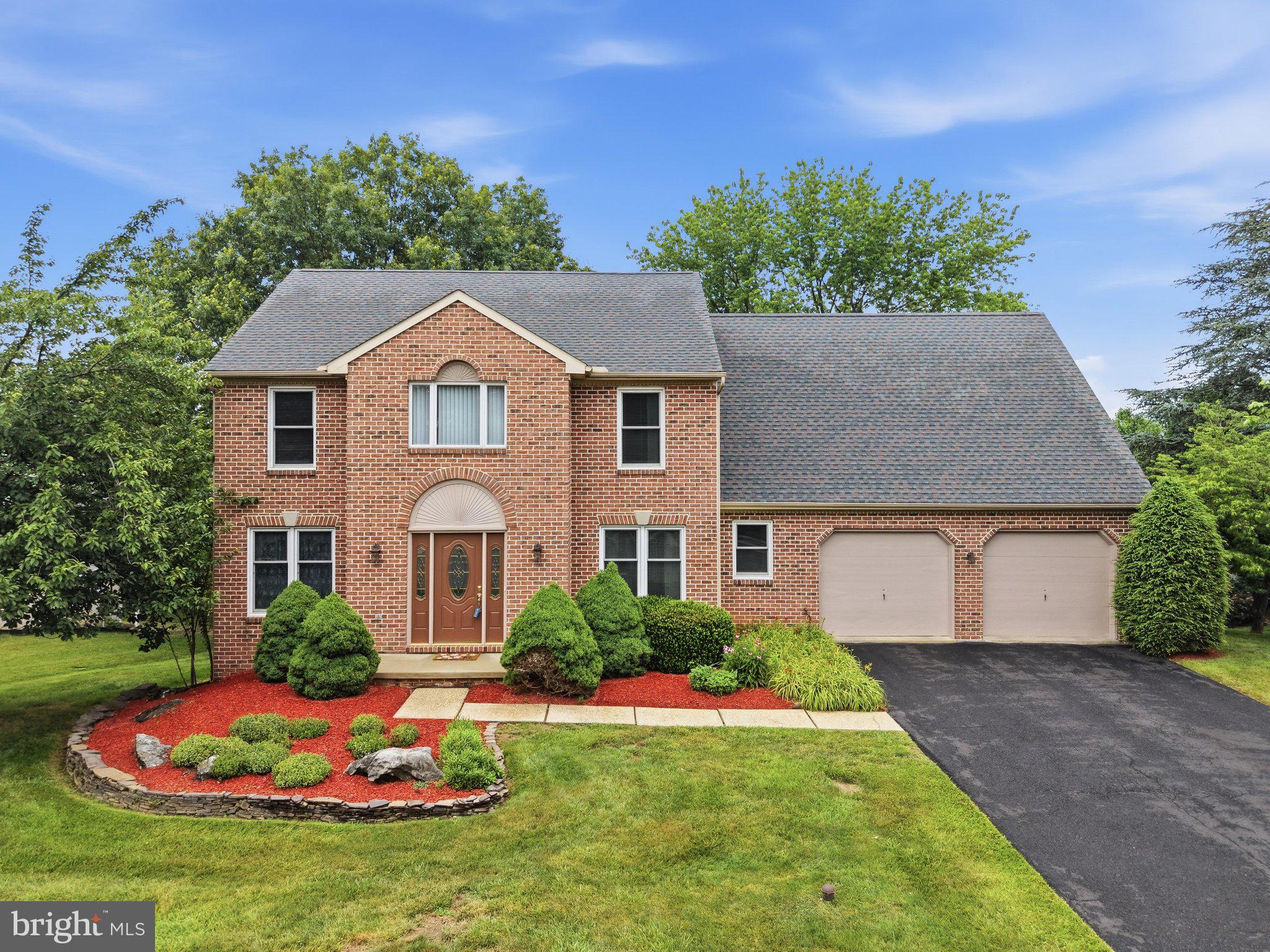 WOODS EDGE - Residential