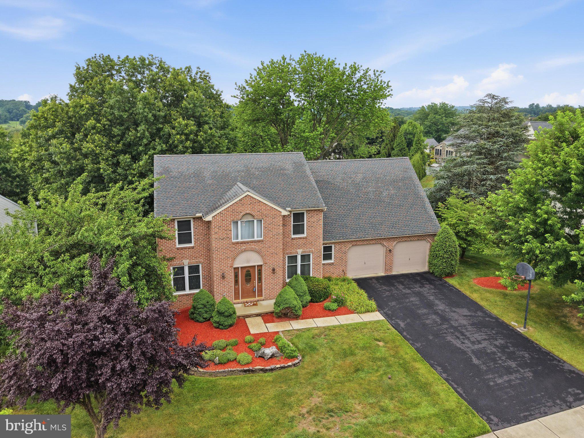 WOODS EDGE - Residential