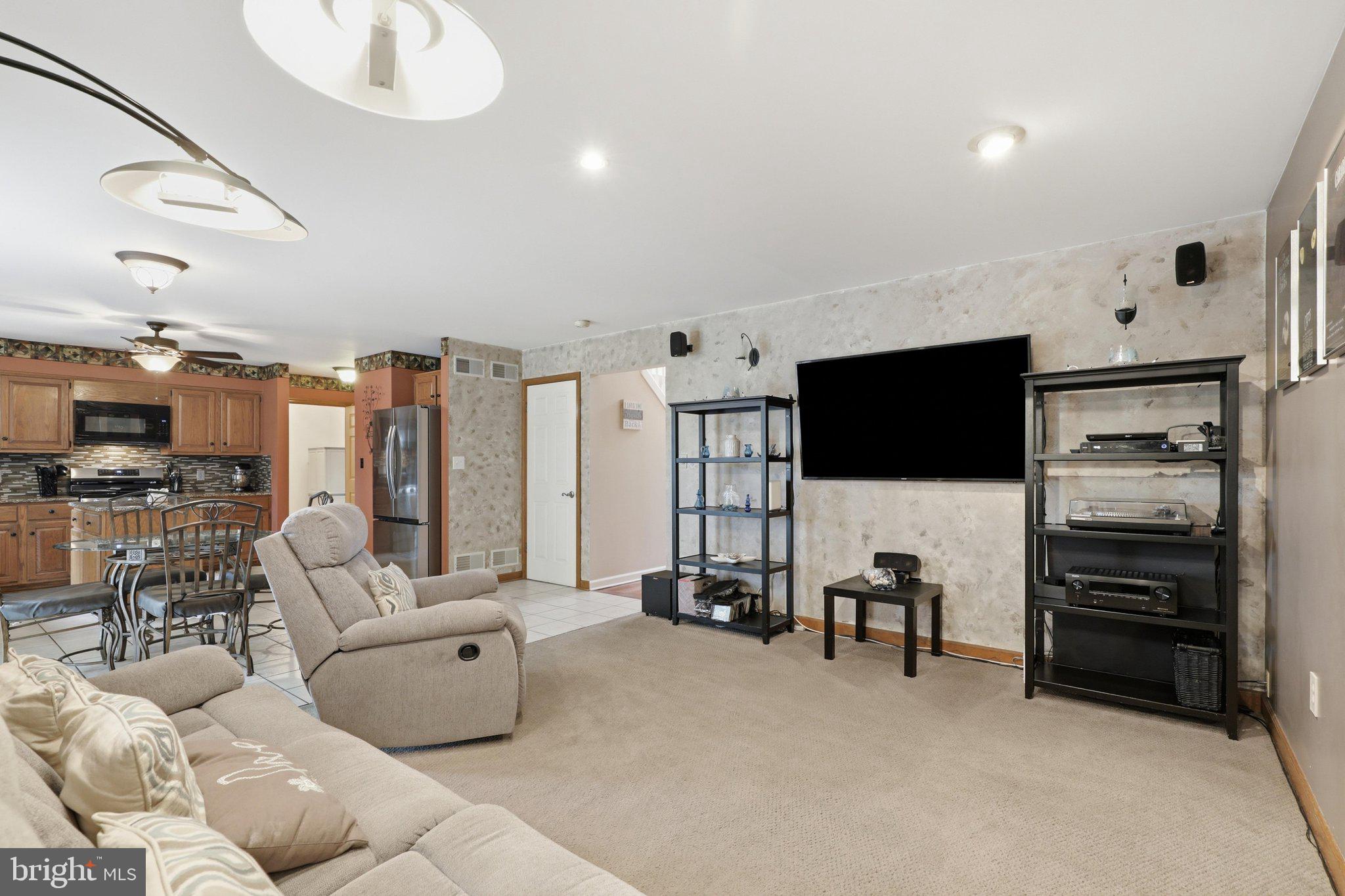 WOODS EDGE - Residential
