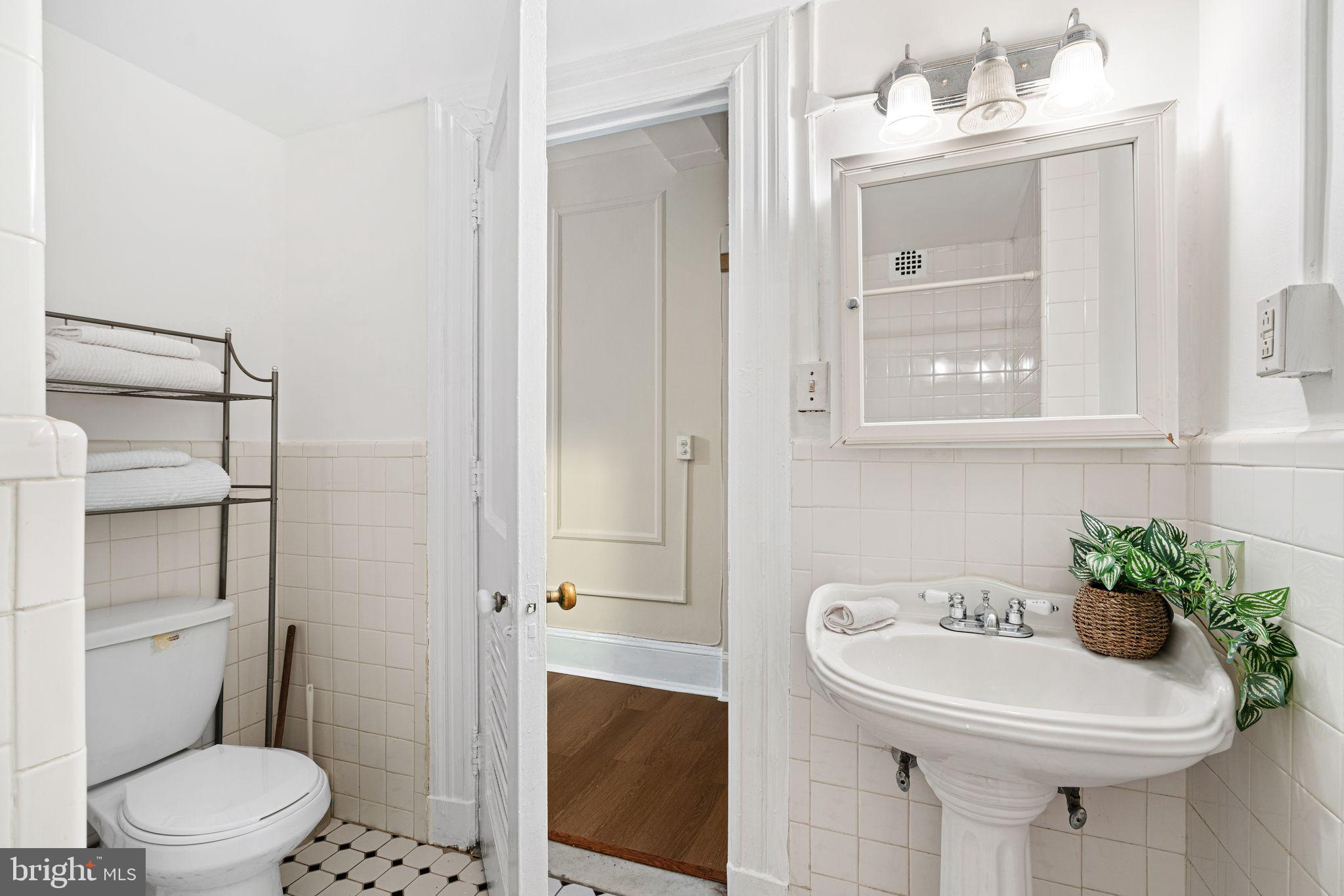 CENTER CITY - Residential Lease