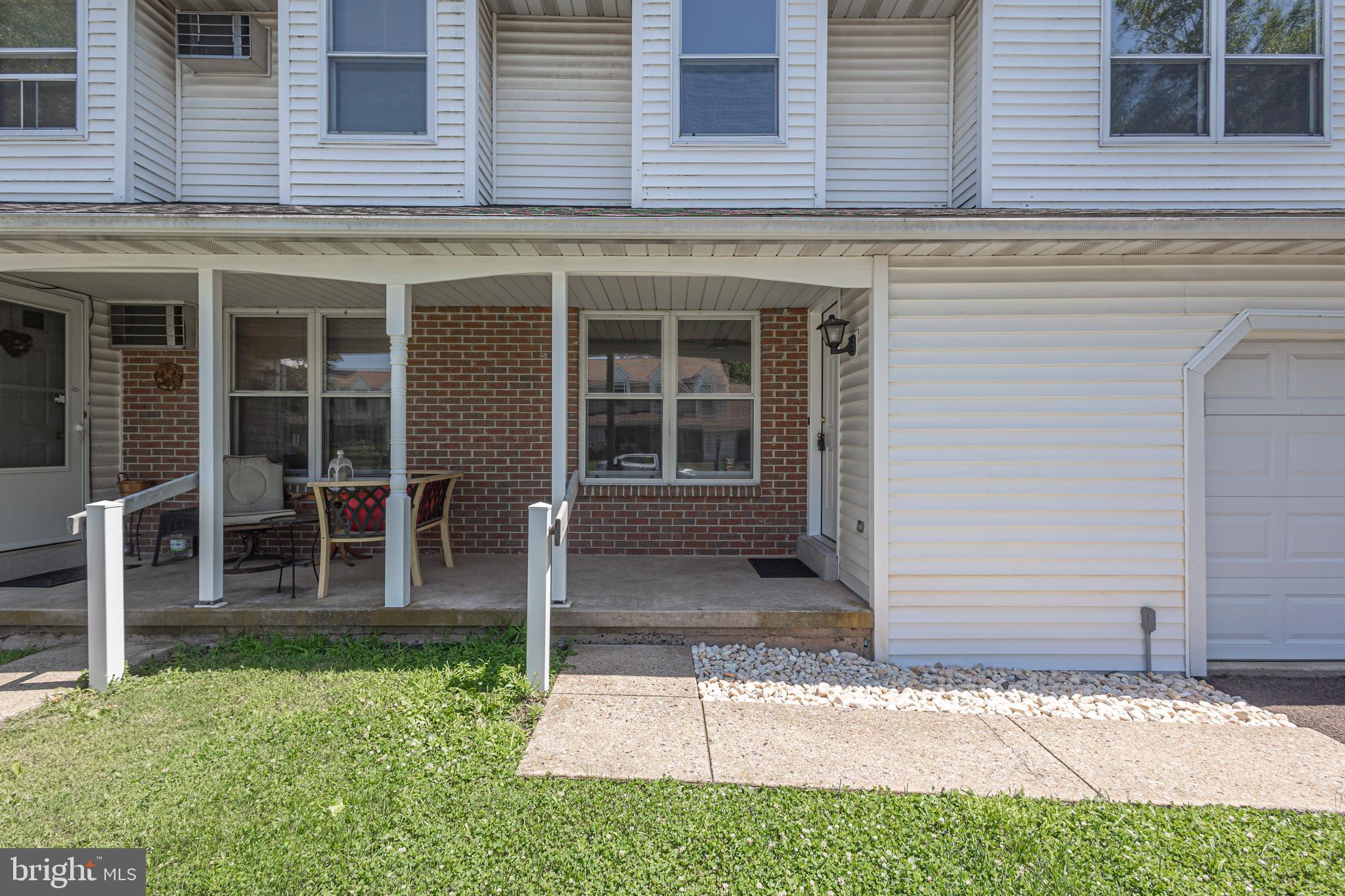 STERLING KNOLL - Residential