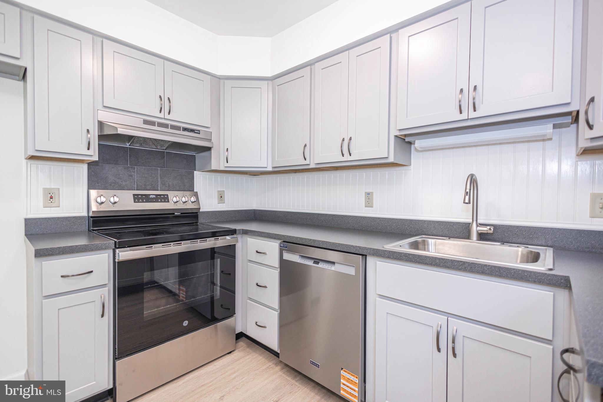 STERLING KNOLL - Residential