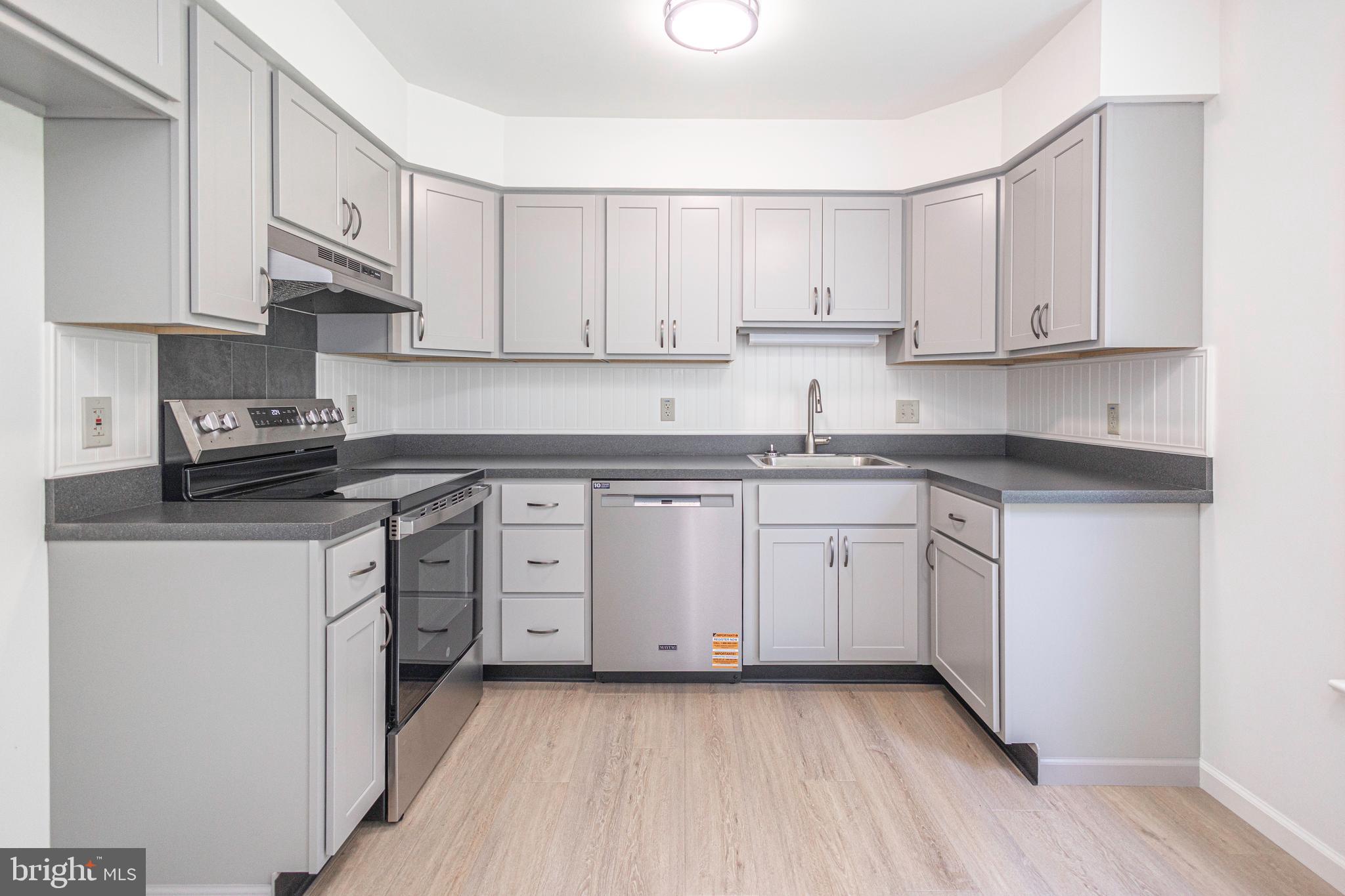 STERLING KNOLL - Residential