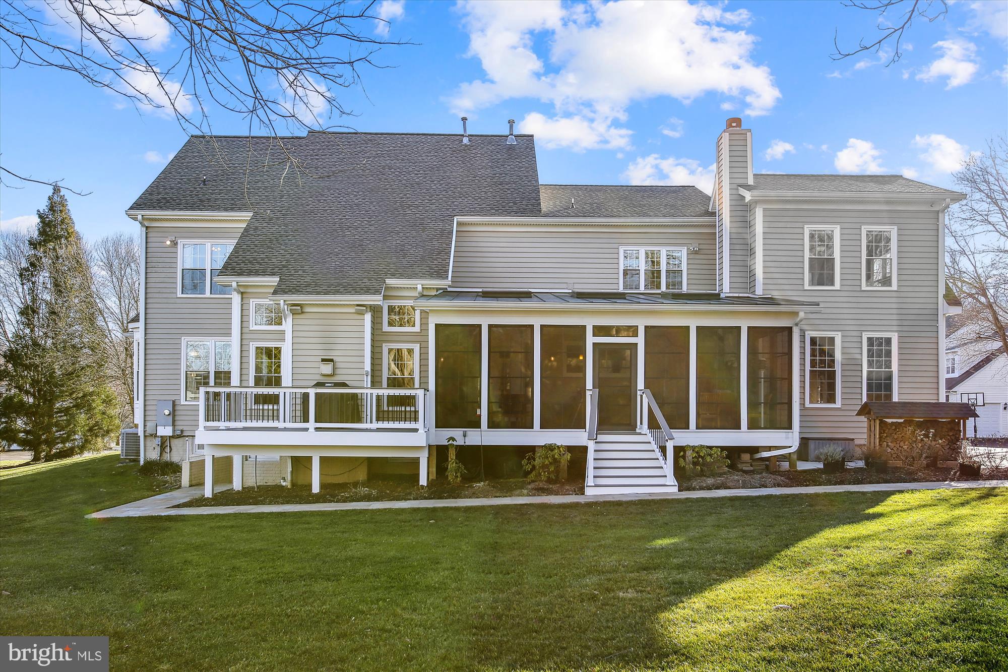 CROSSFIELDS - Residential