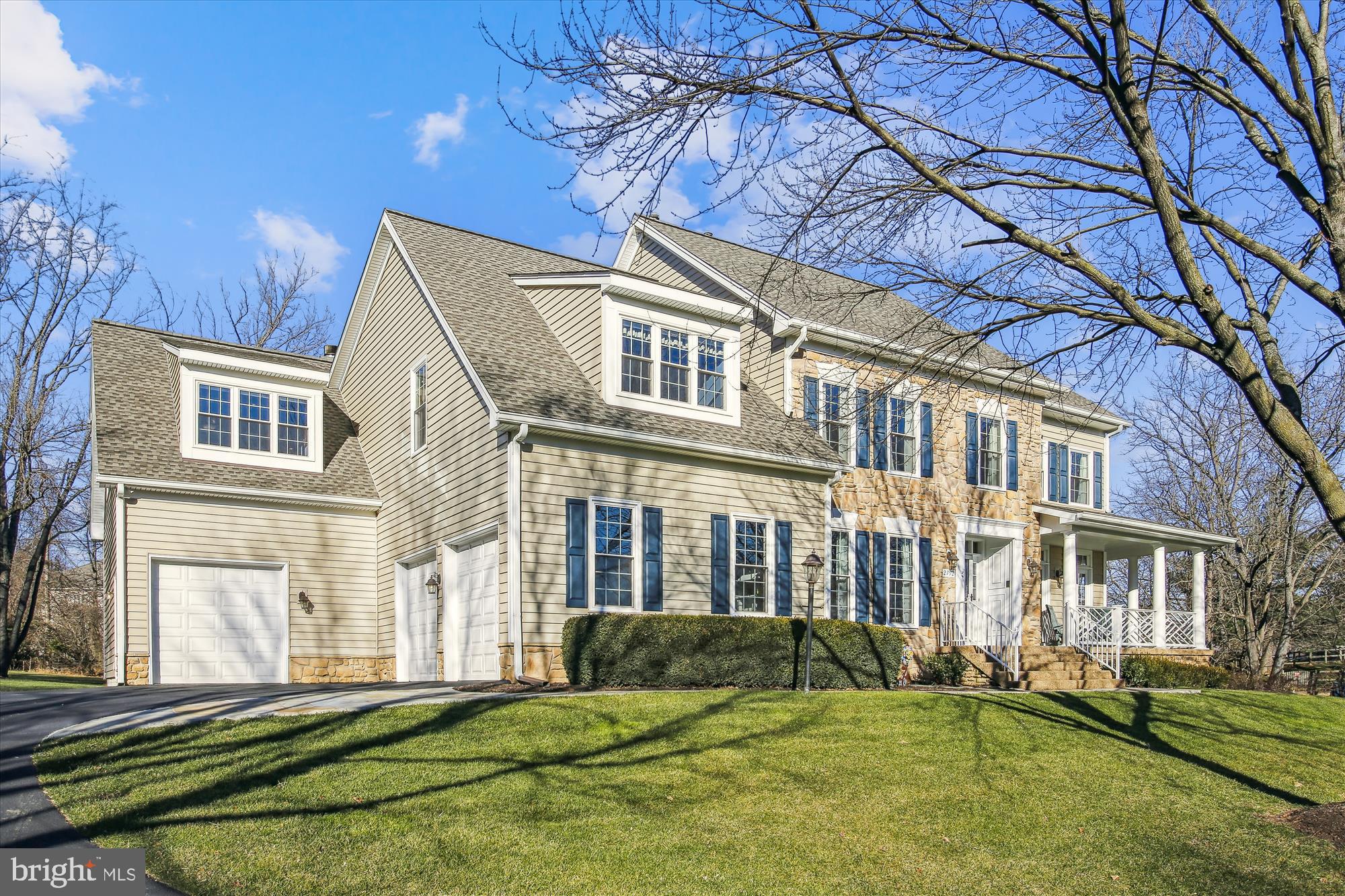 CROSSFIELDS - Residential