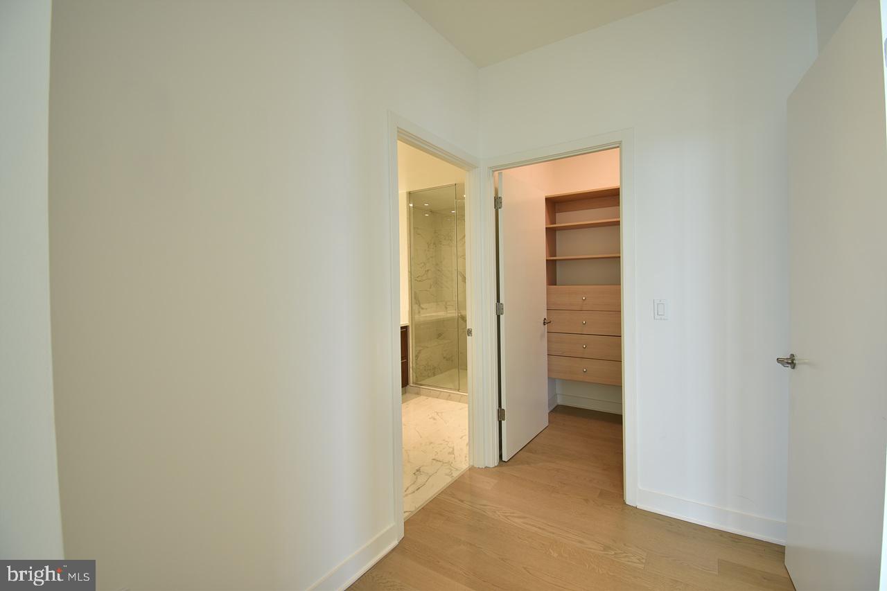 THE BORO TYSONS - Residential