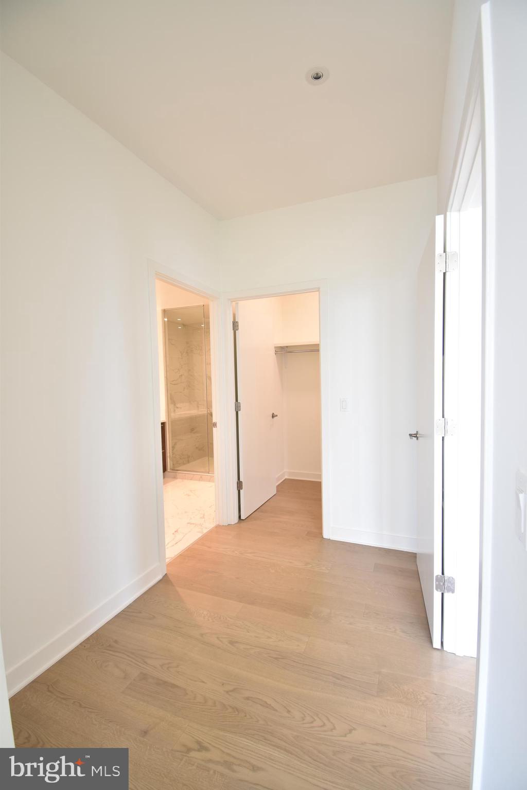 THE BORO TYSONS - Residential