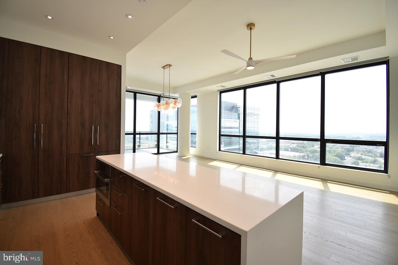 THE BORO TYSONS - Residential