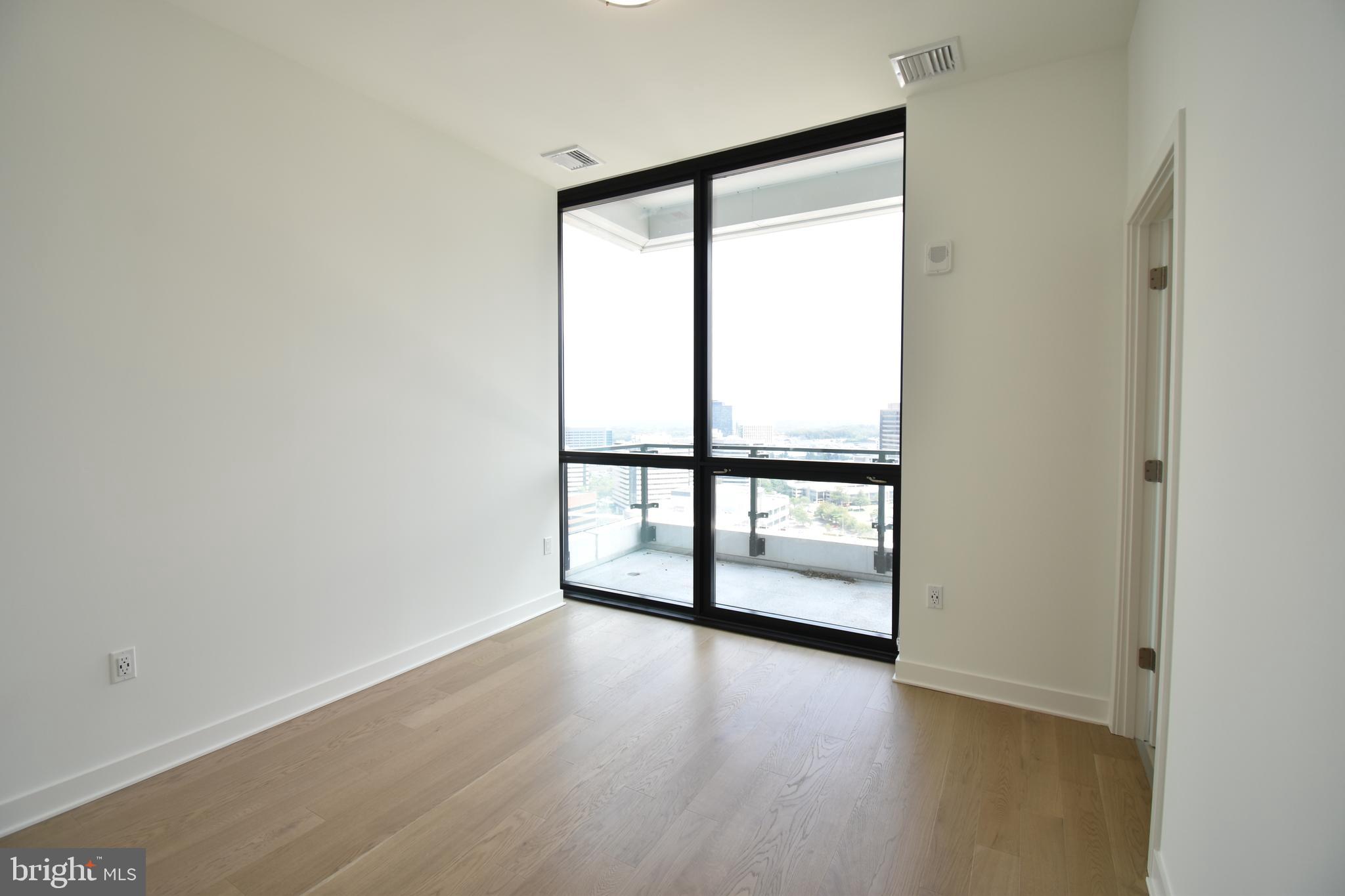 THE BORO TYSONS - Residential