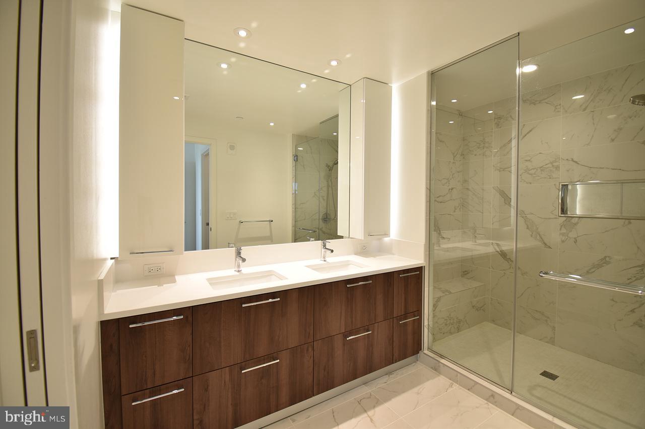 THE BORO TYSONS - Residential