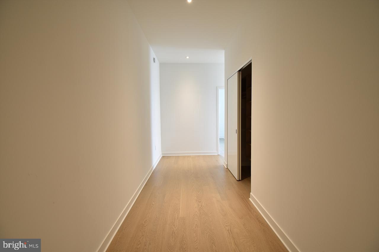 THE BORO TYSONS - Residential