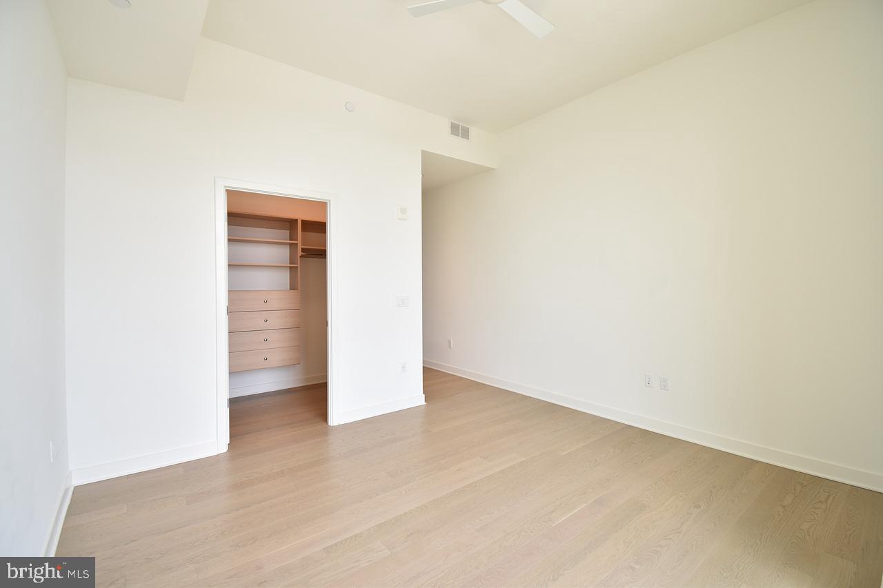 THE BORO TYSONS - Residential