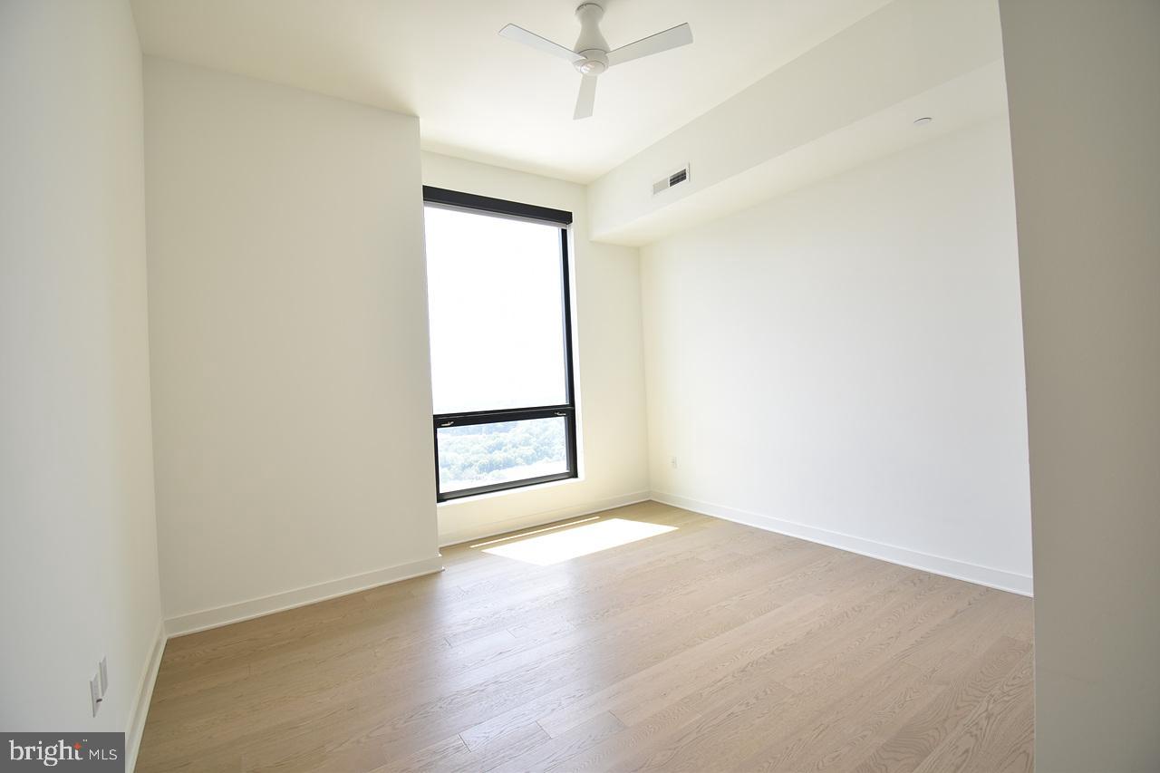 THE BORO TYSONS - Residential