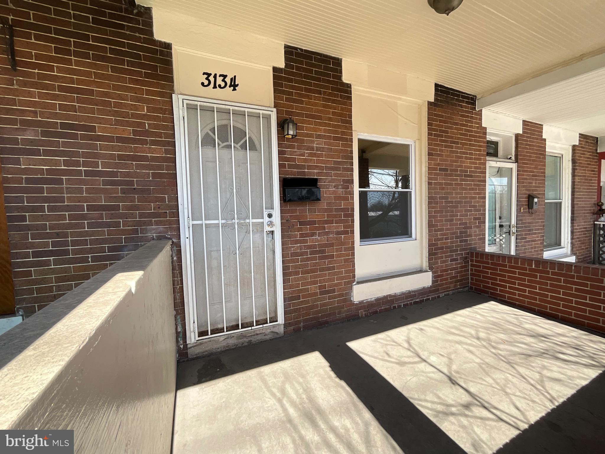 Hurry—this one won’t last! This move-in ready, spacious 3-bedroom, 1-bath townhome is the opportunity you’ve been waiting for.
Step on the covered front porch, and into a home featuring updated flooring and a welcoming layout. The kitchen is equipped with stainless steel appliances, and the convenience of a main-level washer and dryer.
The unfinished basement offers incredible potential—ready to be transformed into additional living space, a home office, or recreation area—adding both functionality and future value.
Whether you're a first-time buyer or a savvy investor, this home checks all the boxes for comfort, value, and opportunity.
Schedule your tour today!