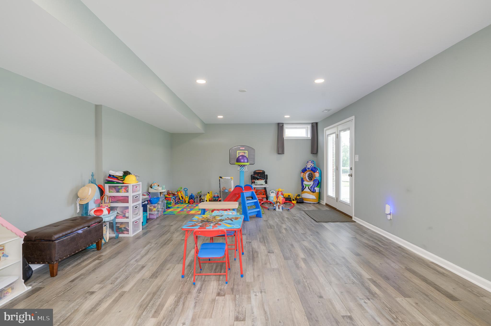LOCUST HILL - Residential