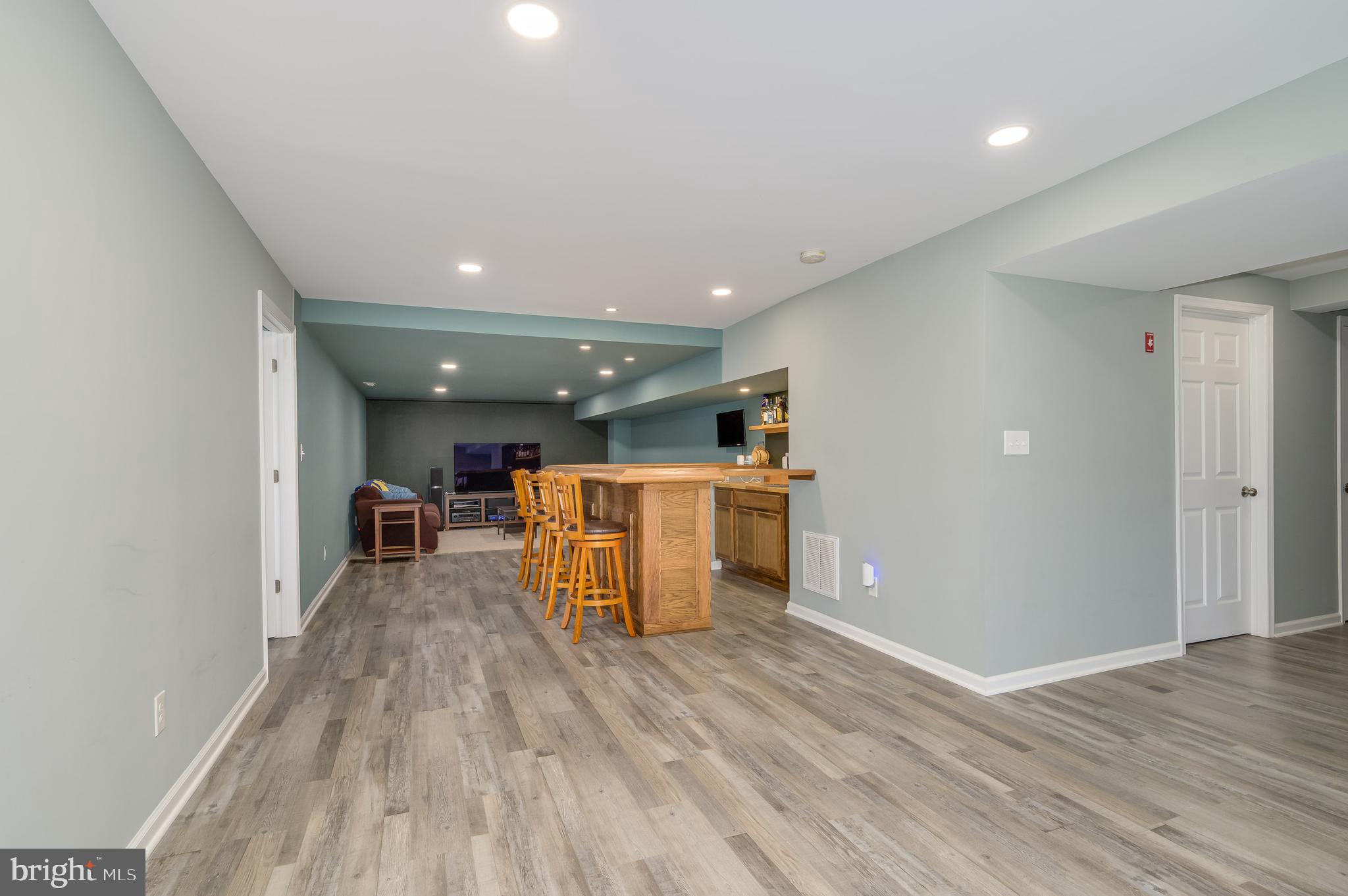 LOCUST HILL - Residential