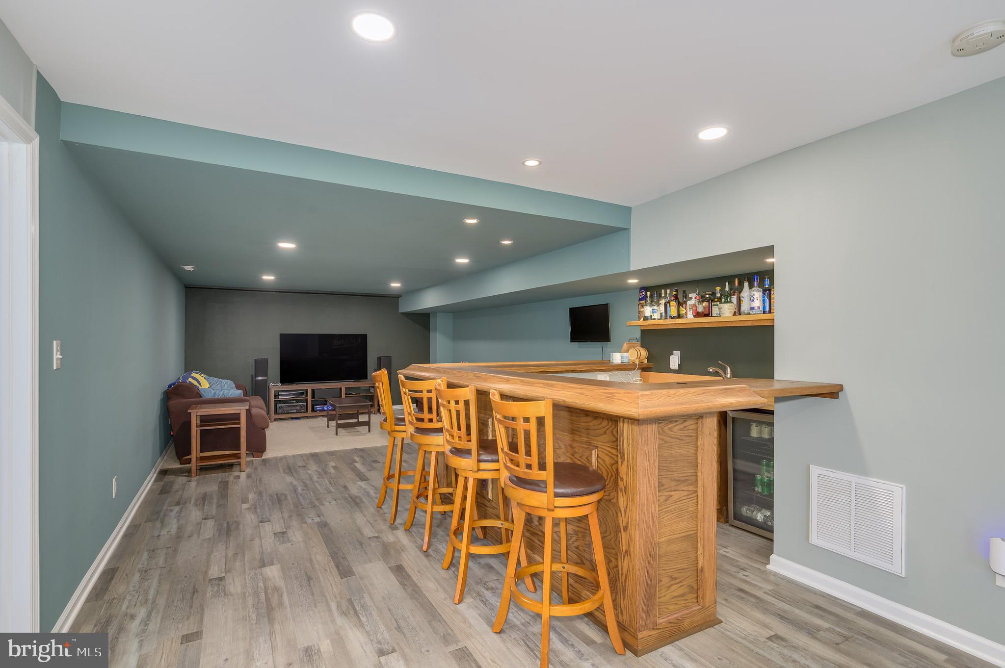 LOCUST HILL - Residential