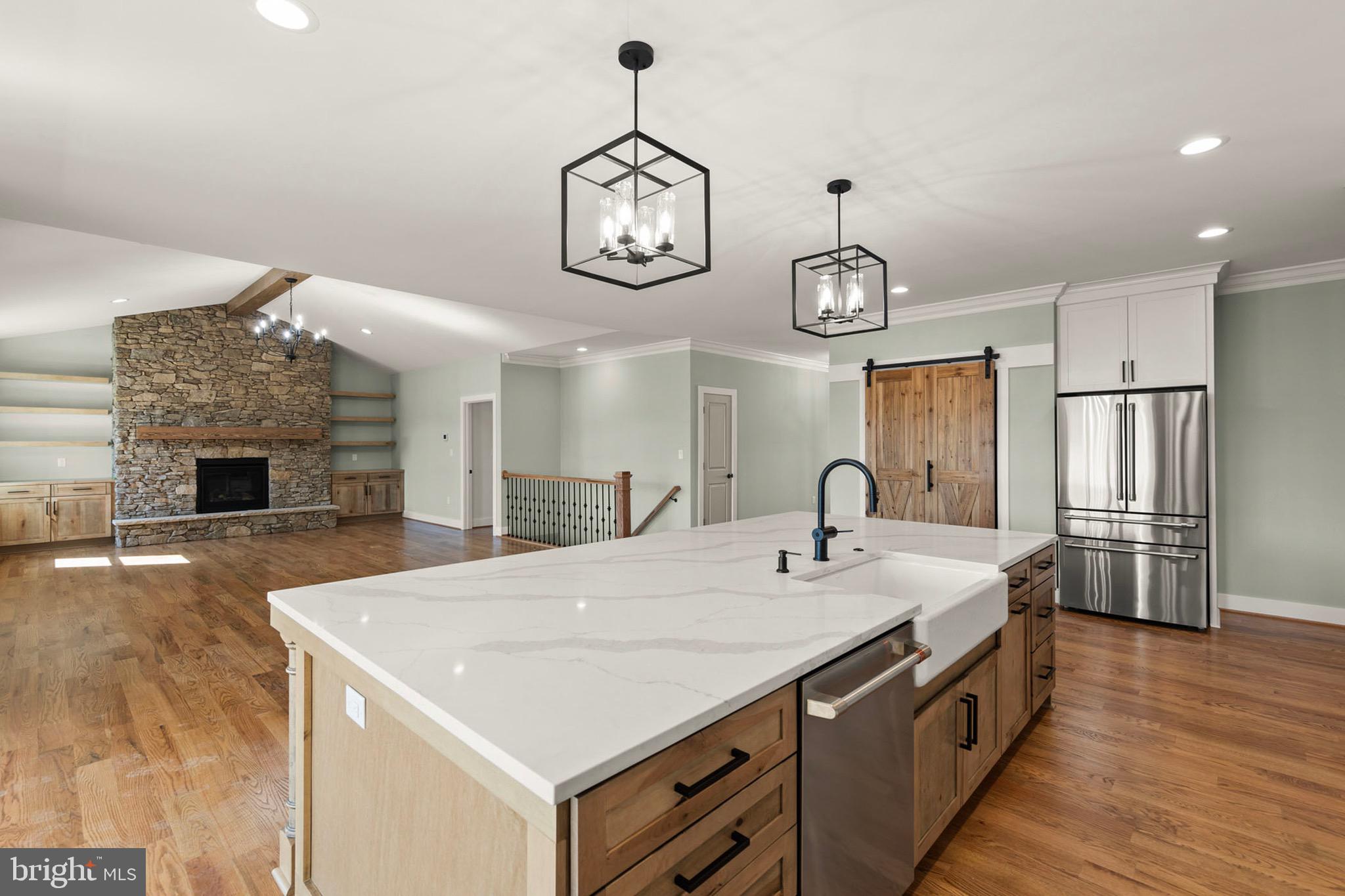 RAVEN POINTE - Residential