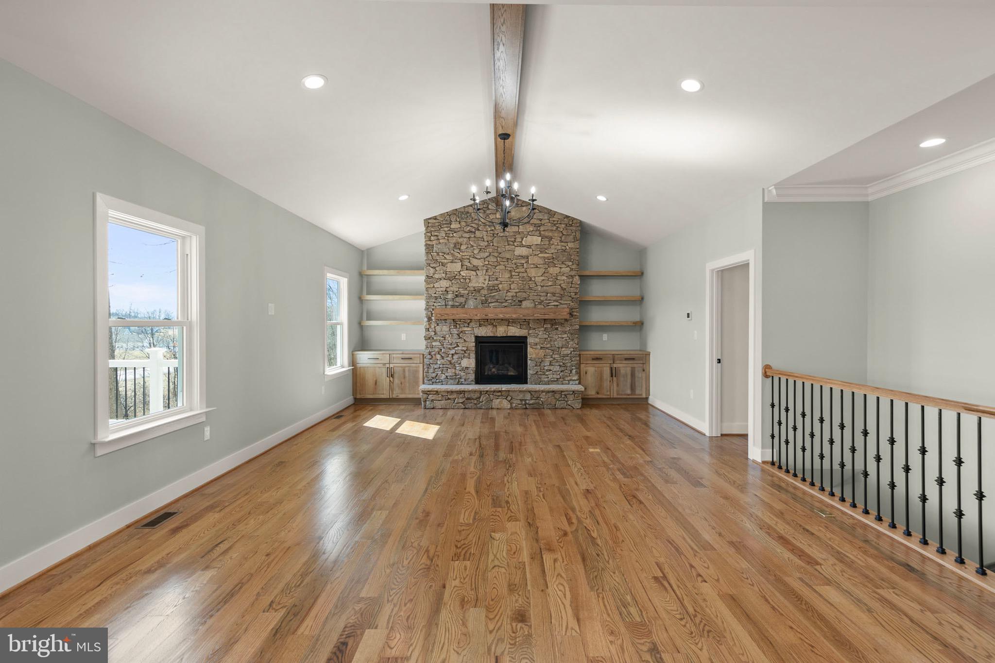 RAVEN POINTE - Residential