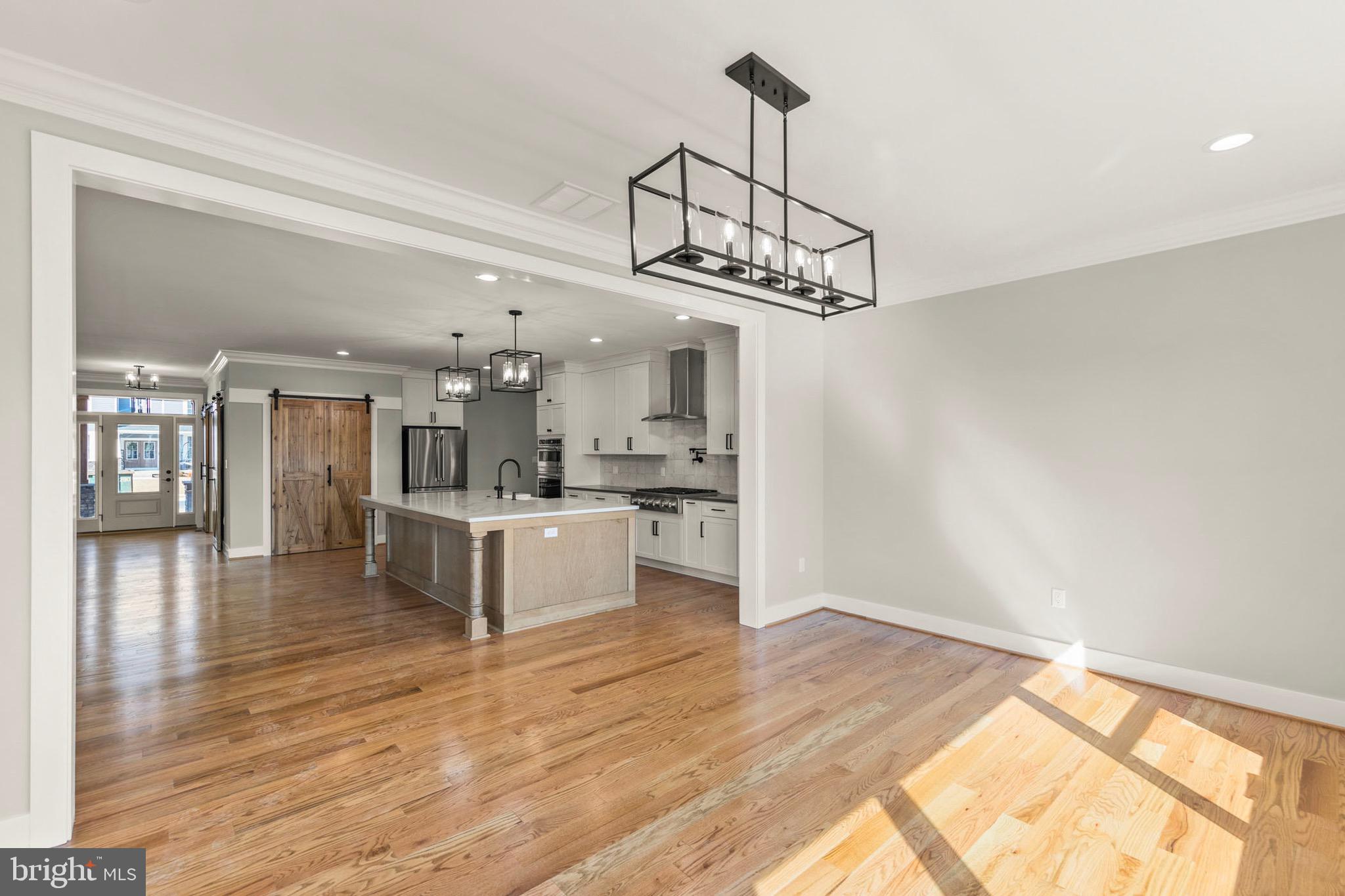 RAVEN POINTE - Residential