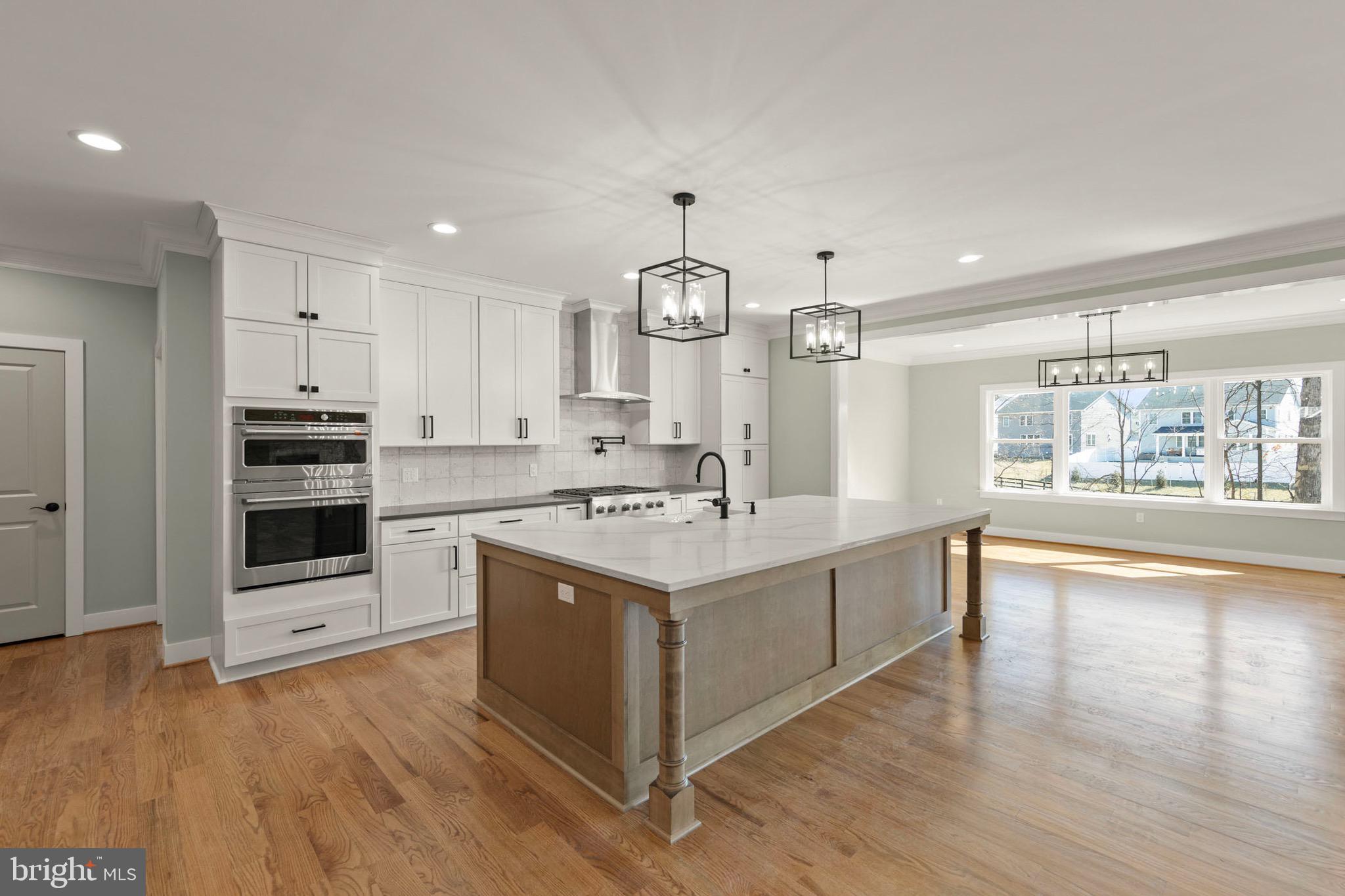 RAVEN POINTE - Residential